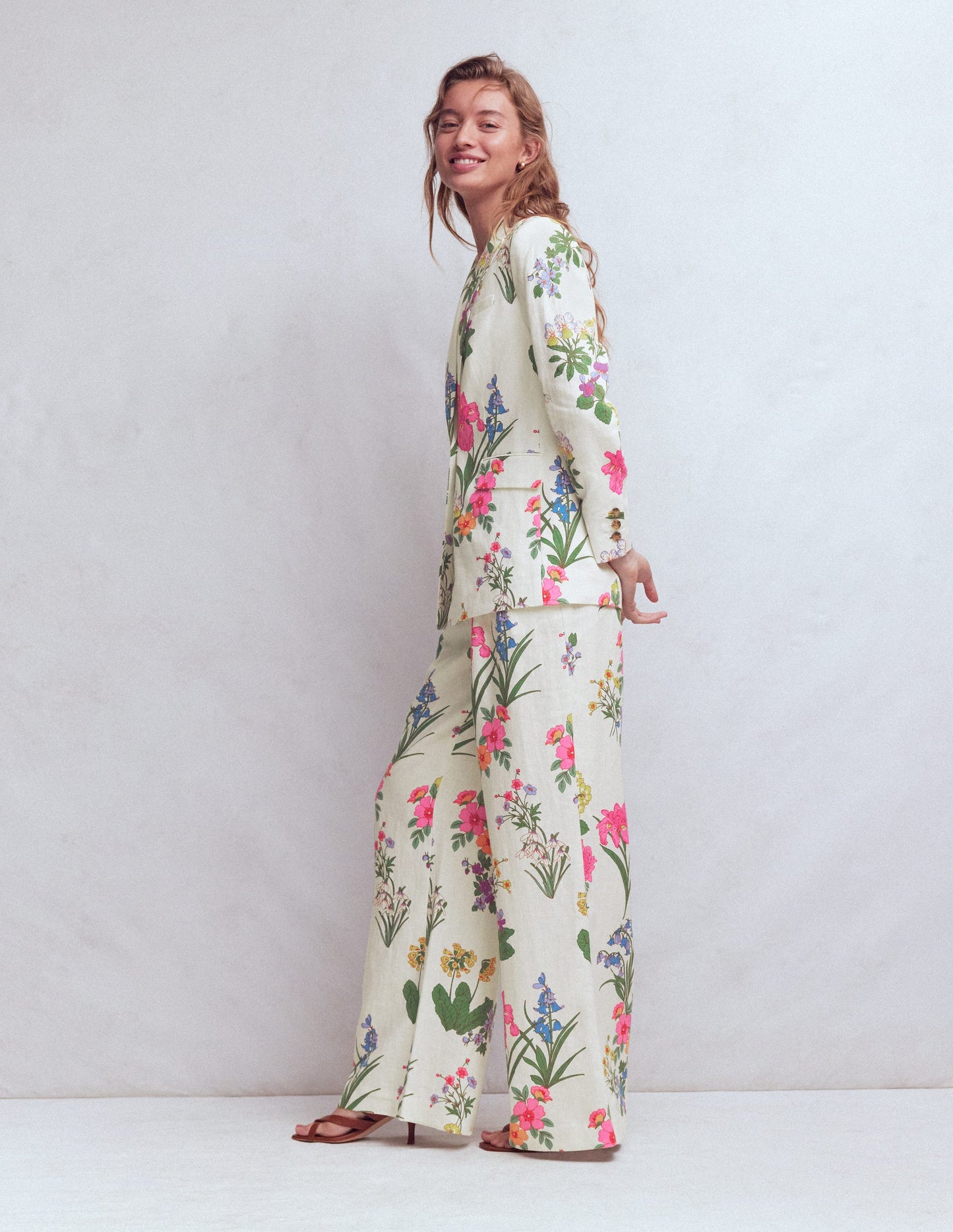 Kensington Leinenhose-Weiß, Dekorative Blüten