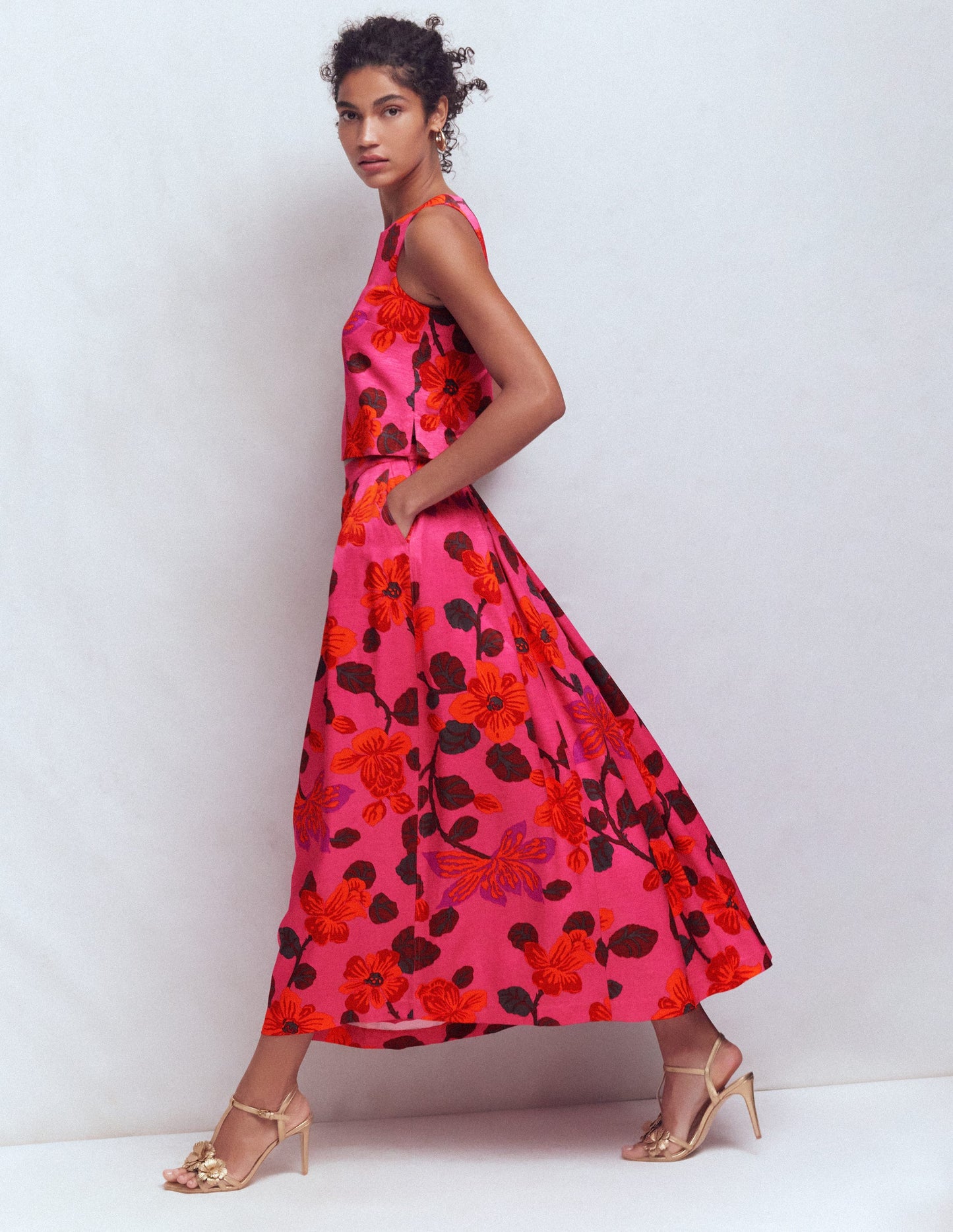 Verity Maxirock-Bunt, Kunstvolle Blüten