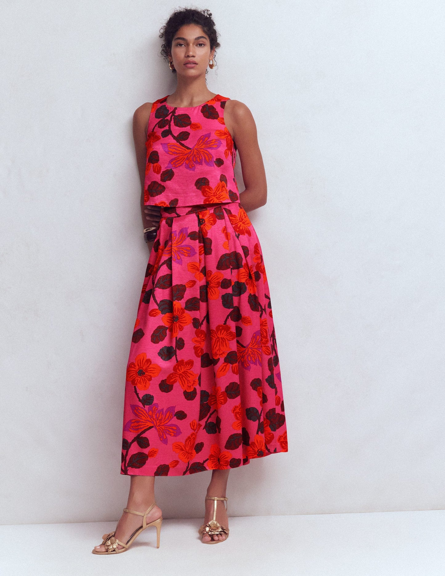 Verity Maxirock-Bunt, Kunstvolle Blüten