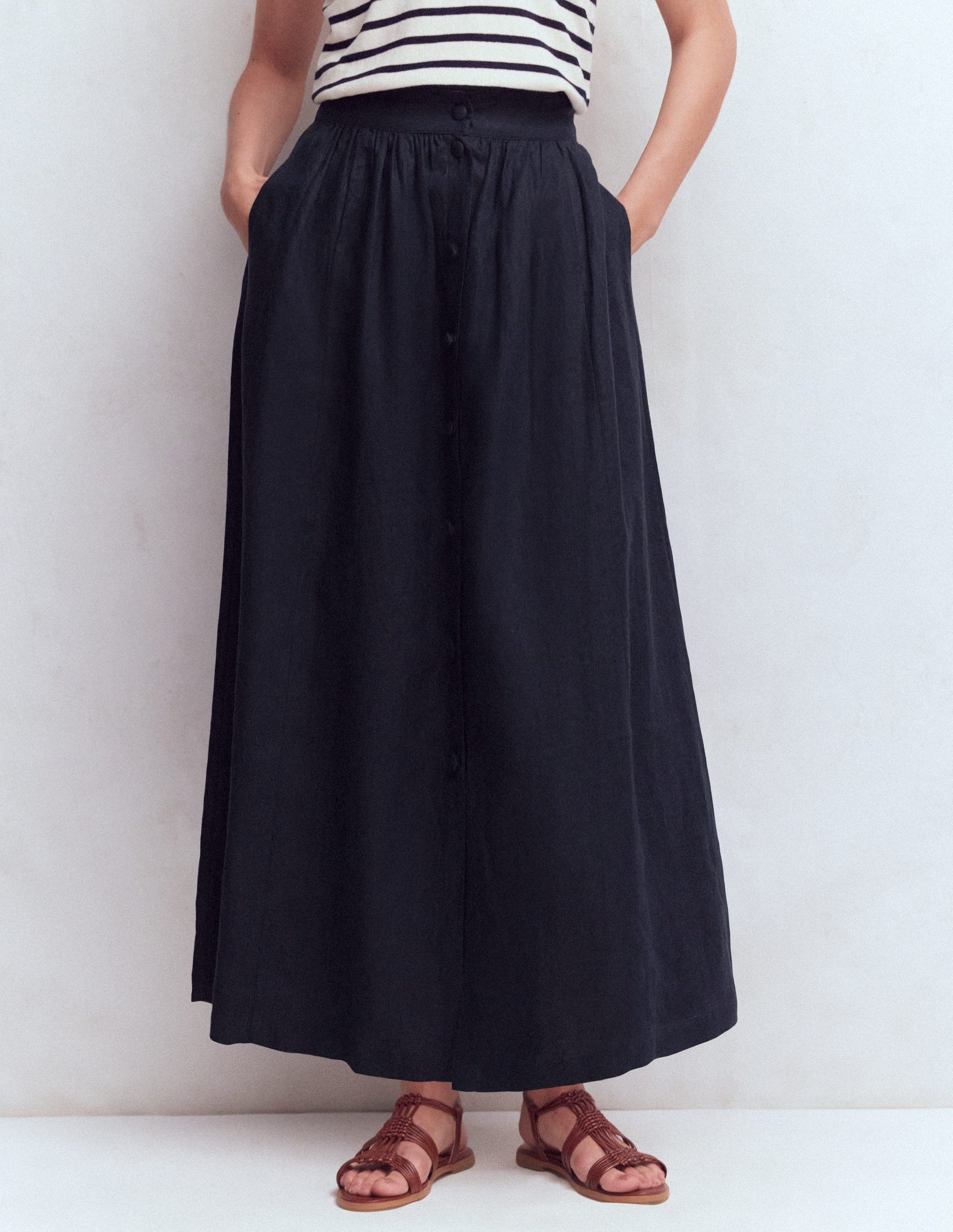 Emma Linen Maxi Skirt-Navy-4