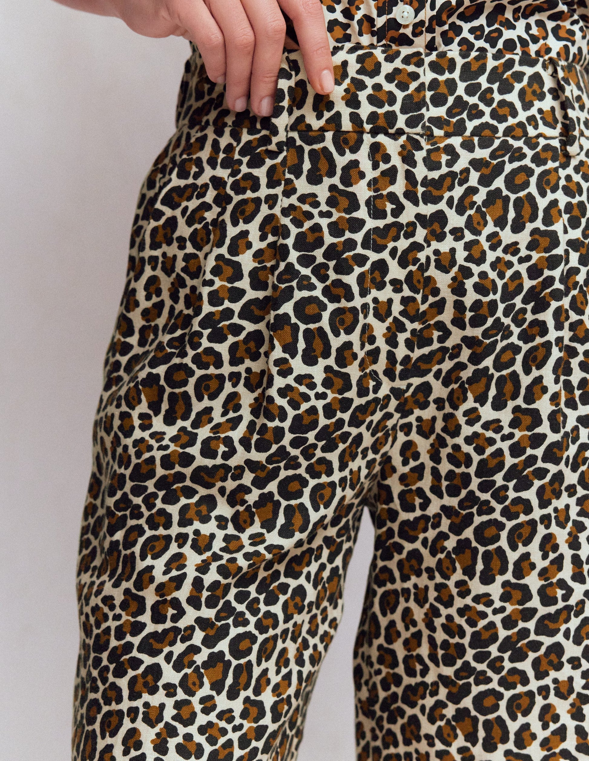 Kensington Linen Shorts-Almond Milk, Cheetah Pop-2