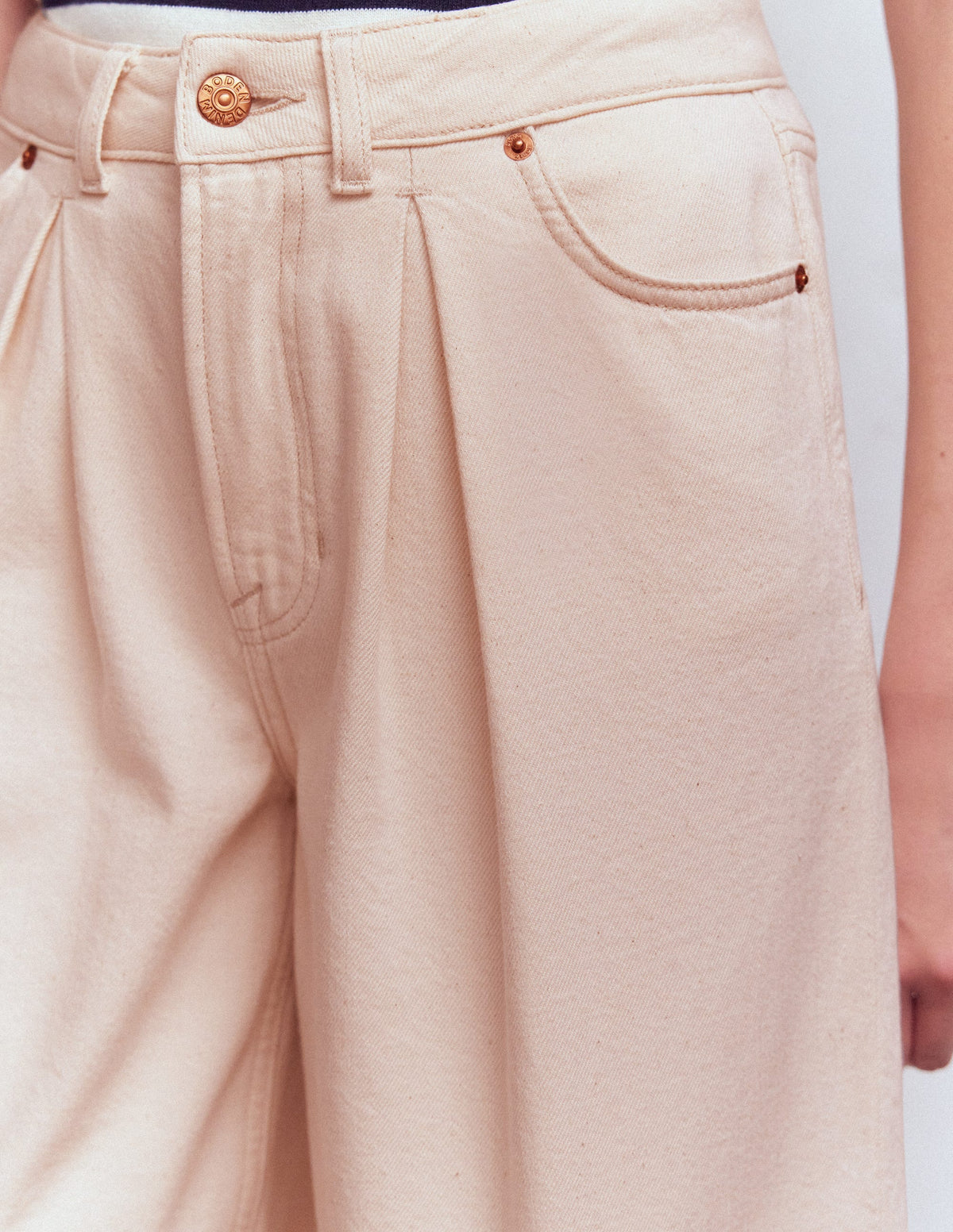 Denim-Bermudashorts-Beige - Image 2