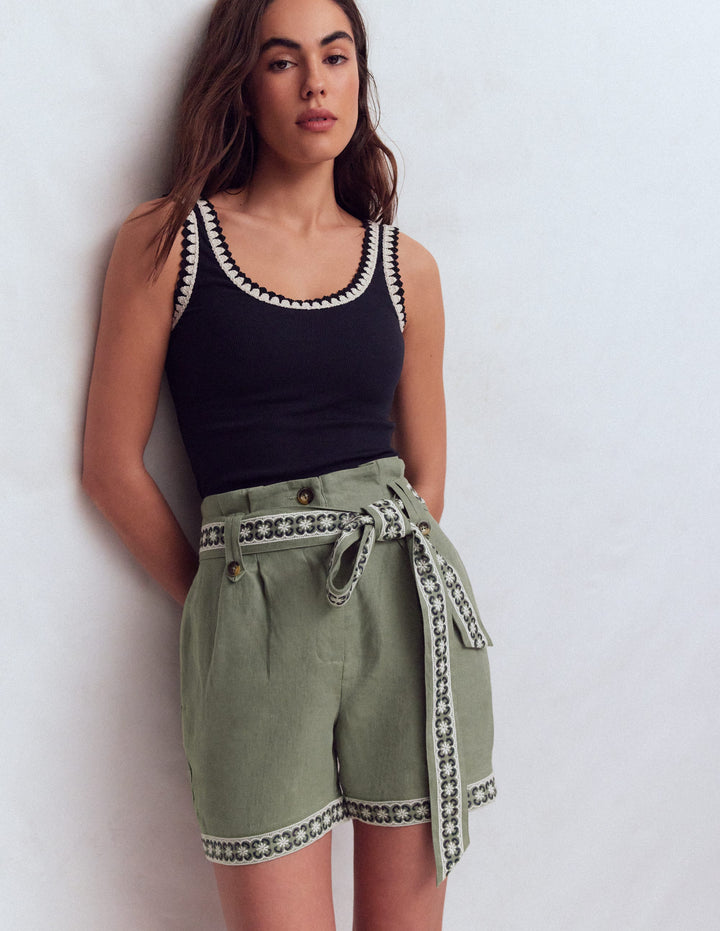 Paperbag-Leinenshorts mit Gürtel-Grün Grau Stickerei