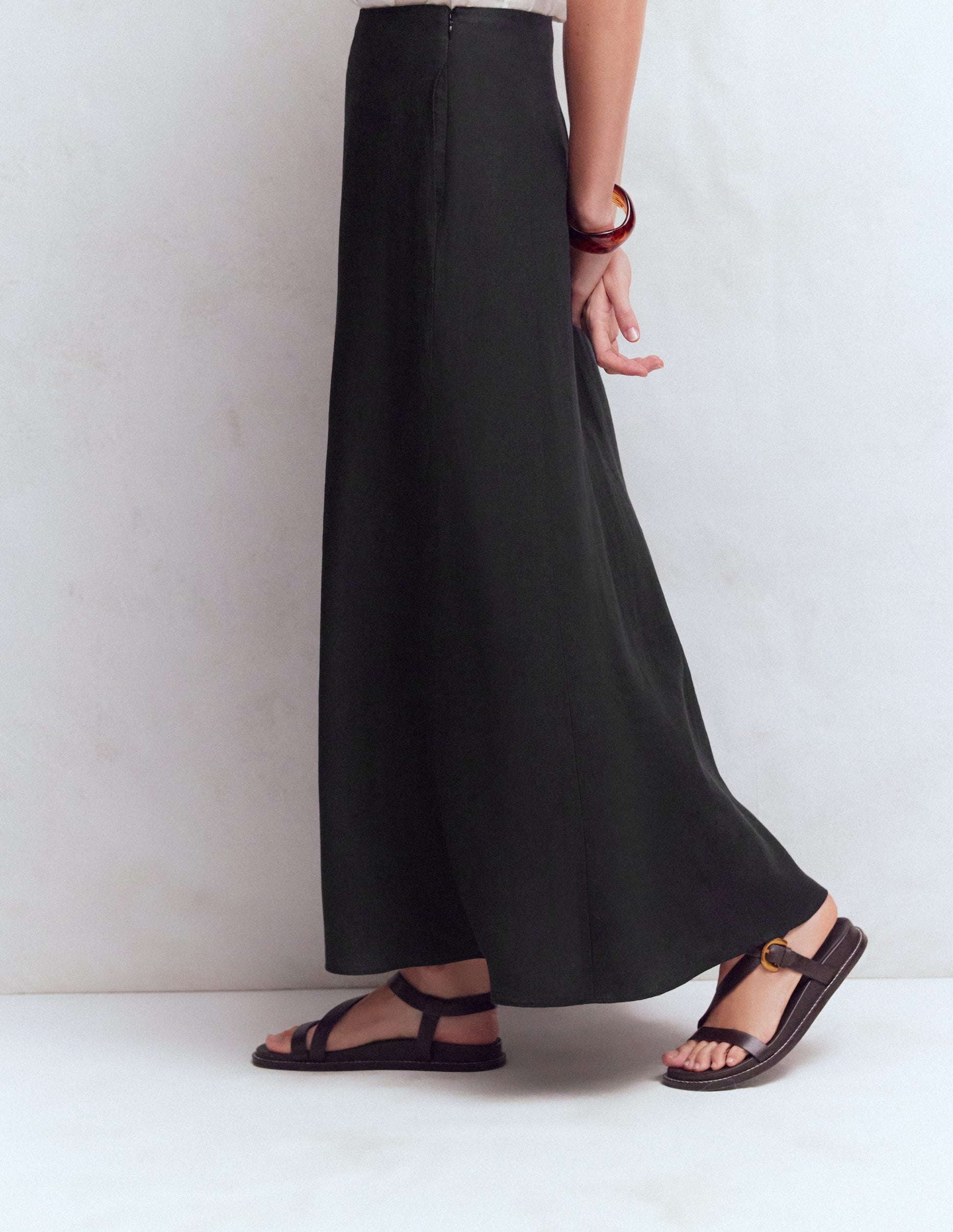 Miriam Linen Maxi Skirt-Black-4