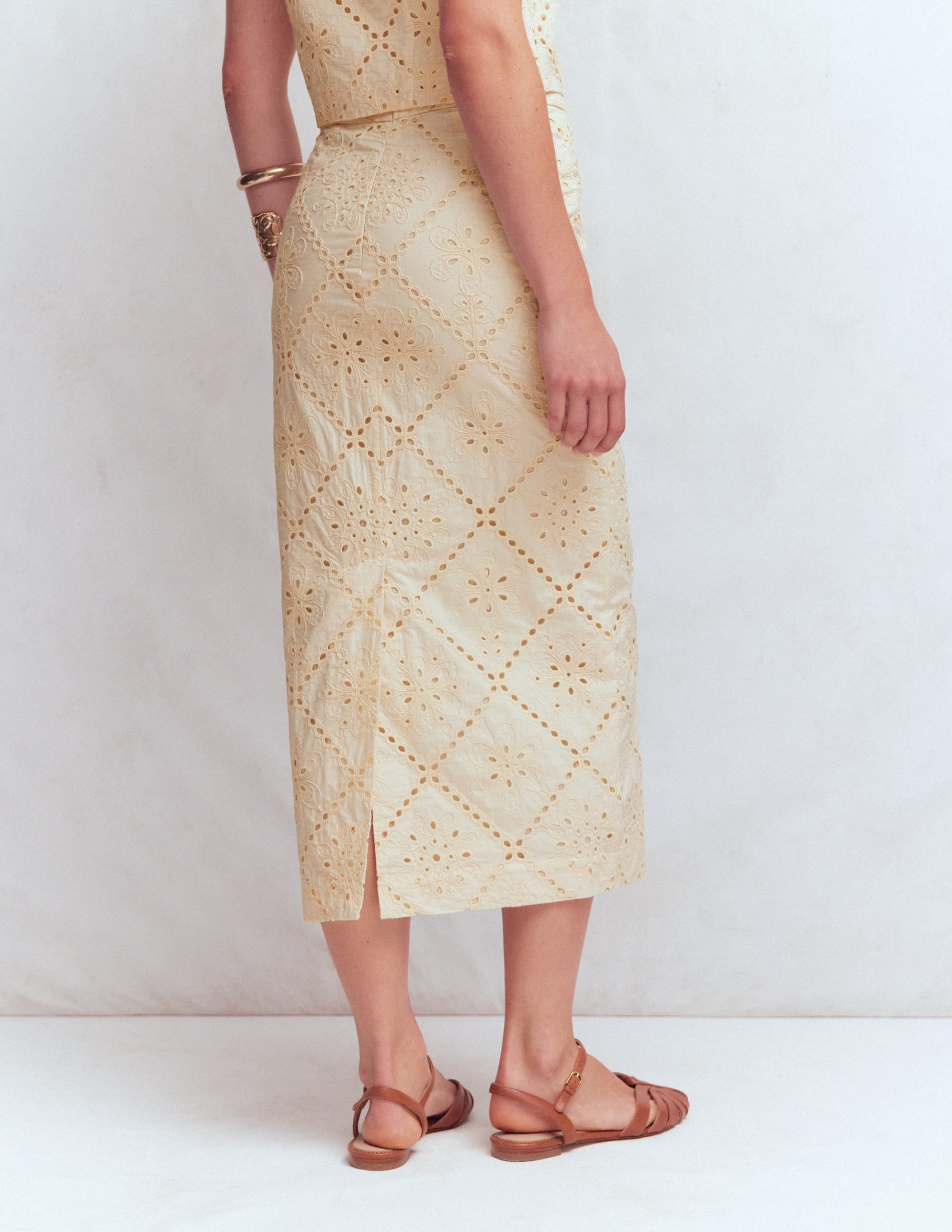 Textured Column Skirt-Ivory Broderie - Image 3