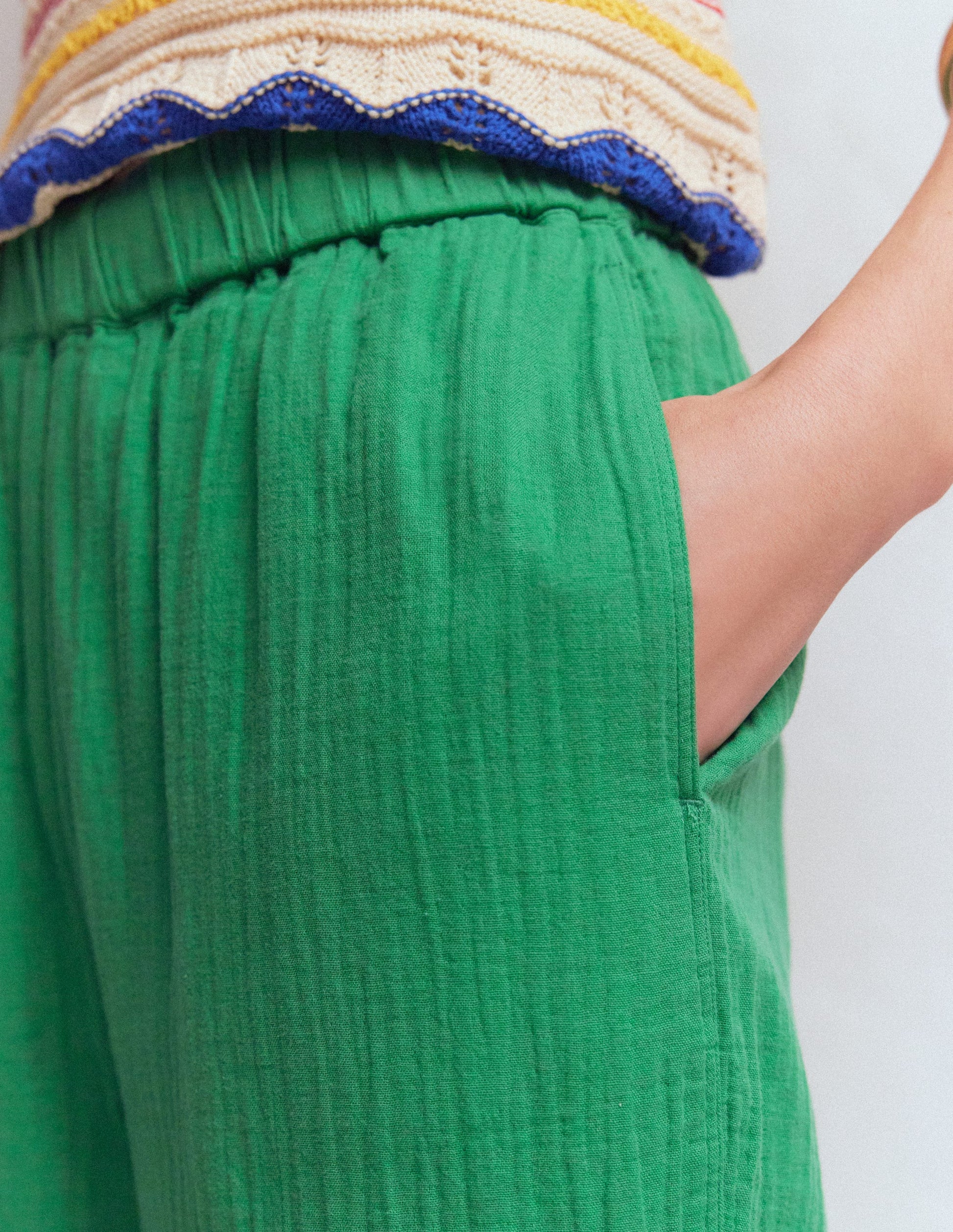 Verkürzte Doppeltuch-Hose-Kleeblattgrün-2