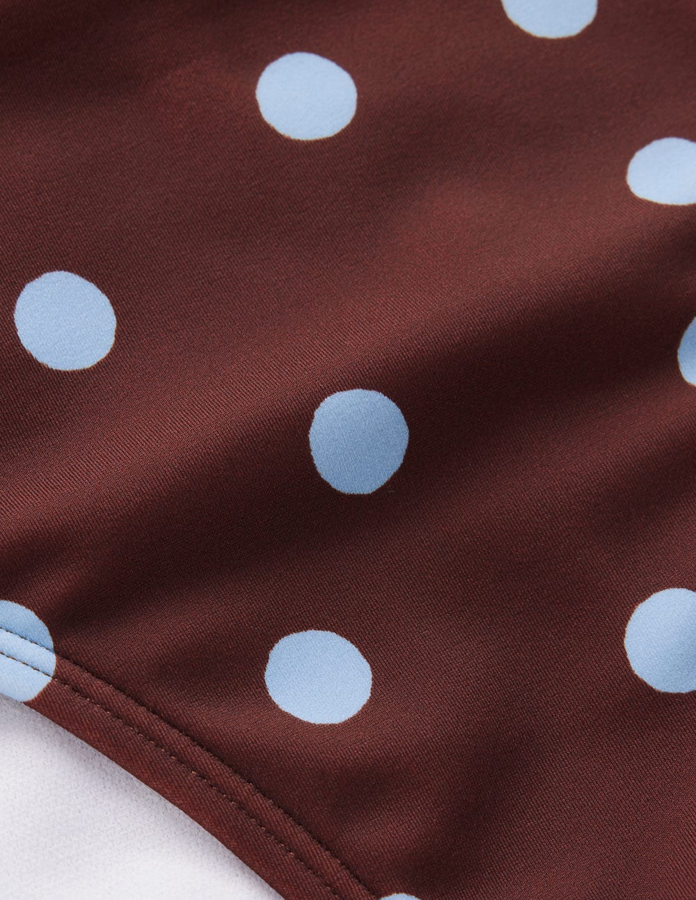 Bas de bikini intemporel-Chocolat, pois peints bleus - Image 6