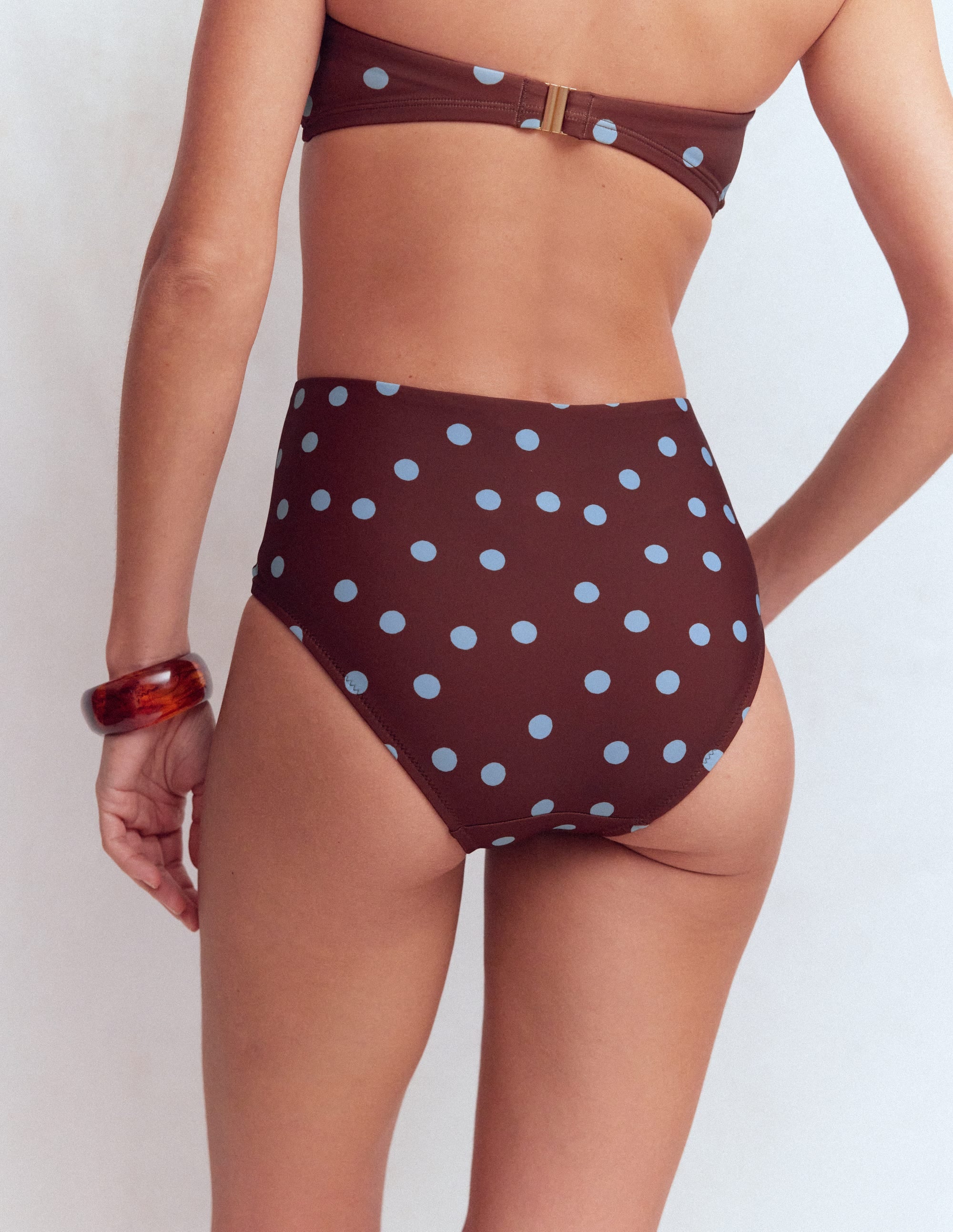 Bas de bikini froncé Kythira-Pois peints chocolat et bleu - Image 3