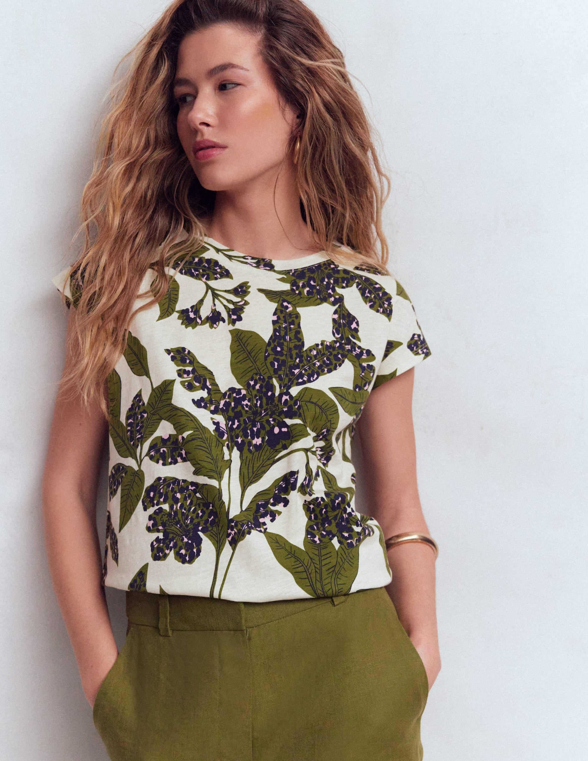 Louisa Slub T-Shirt-Leaf Print - Image 1