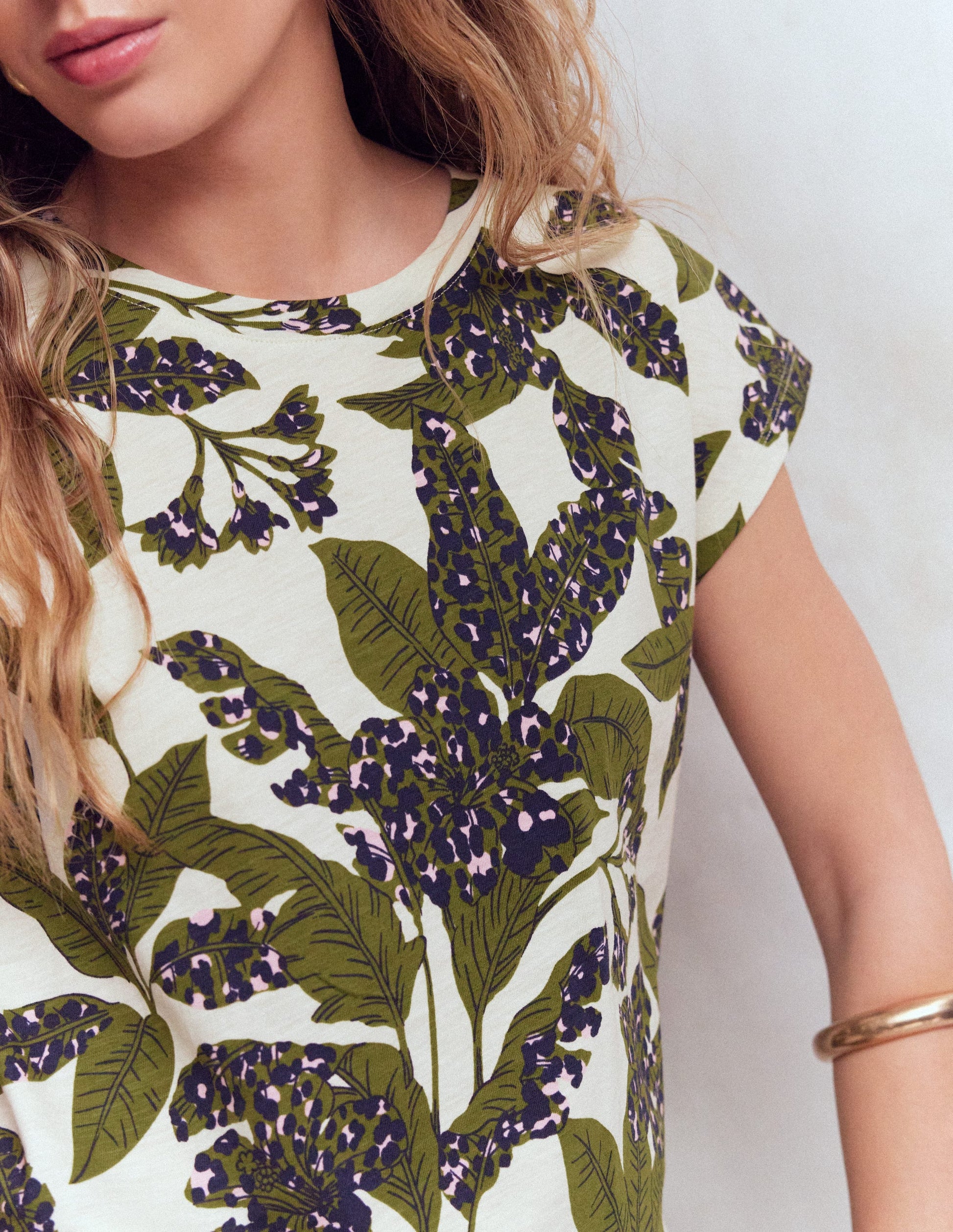 Bedrucktes T-Shirt mit Flammgarn-Blattmuster-2