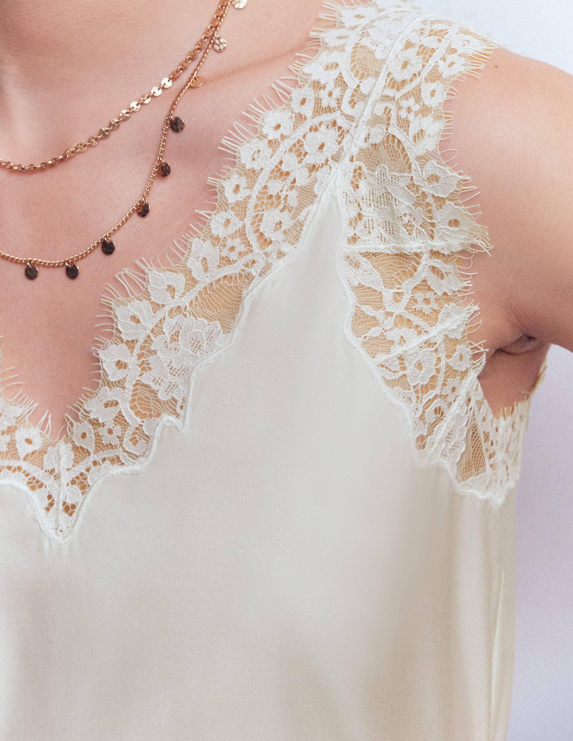 Camisole-Oberteil aus Seidenmischung mit Spitzenbesatz-Naturweiß-2