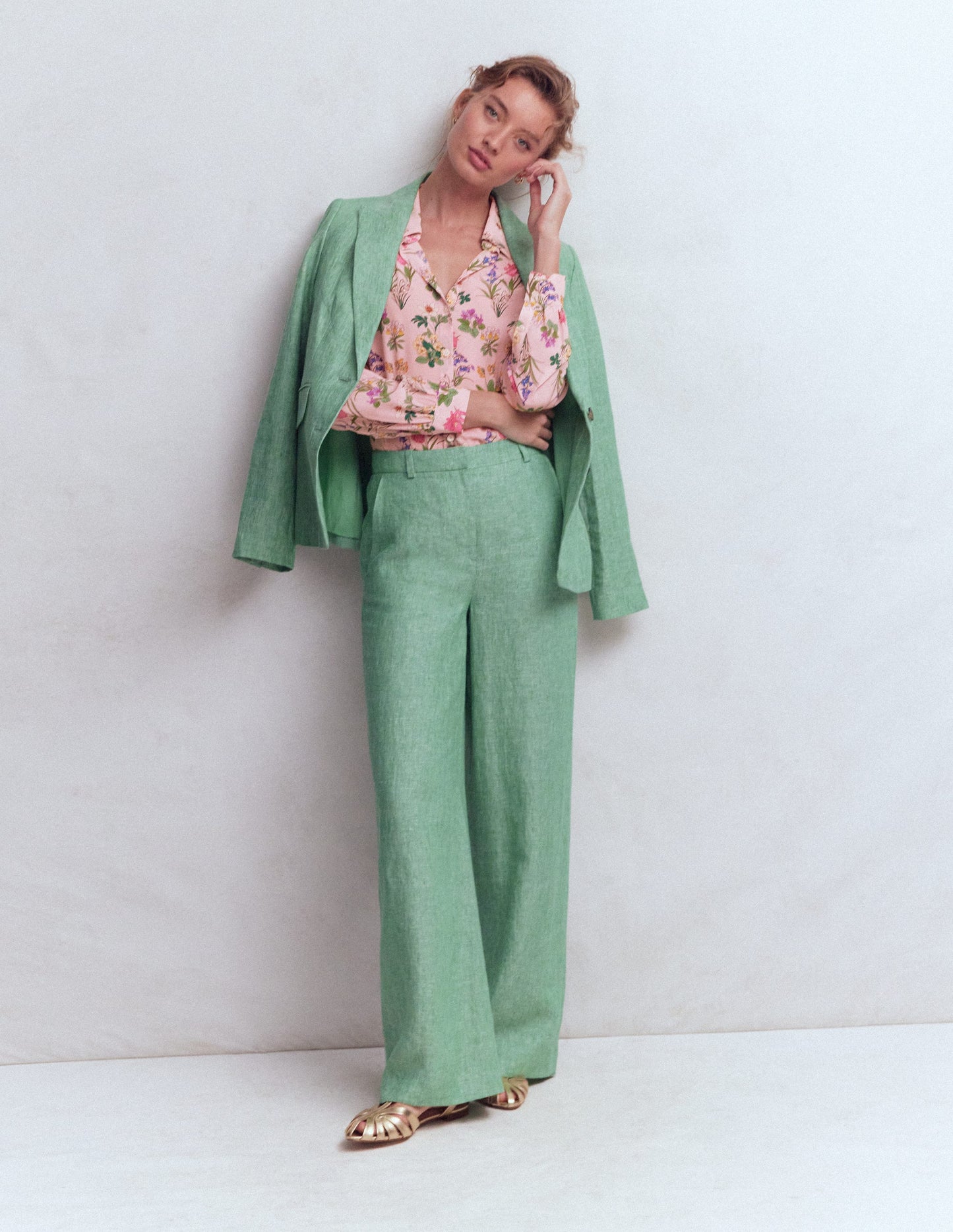 Sara Seidenhemd-Bunt, Zarte Blüten