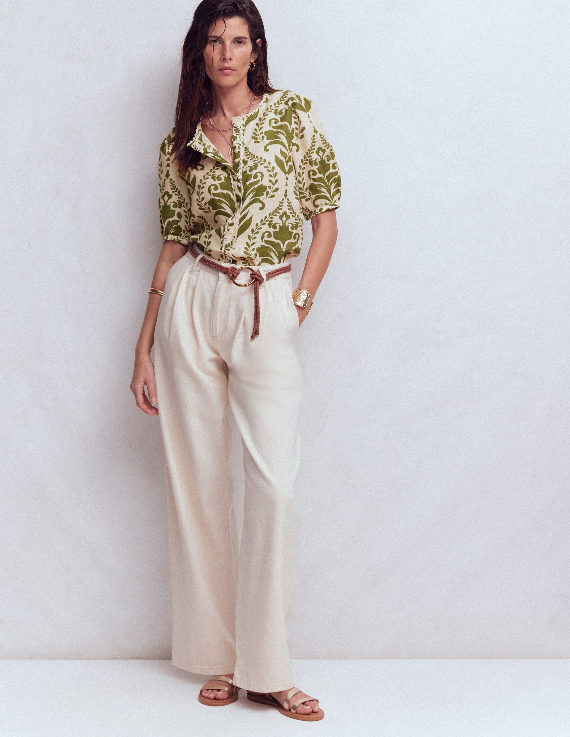 Leah Kurzärmeliges Leinenoberteil-Naturweiß und Grün Blumenmuster-4