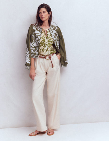 Leah Kurzärmeliges Leinenoberteil-Naturweiß und Grün Blumenmuster-5