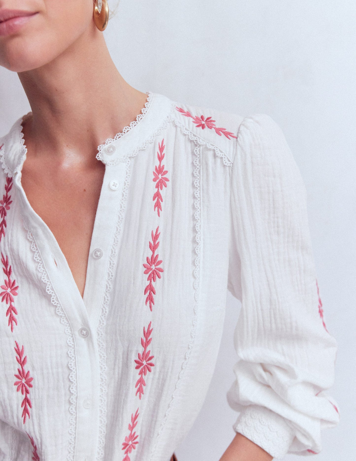 Rhea Doppeltuch-Oberteil mit Besatz-Weiß Winter Puderrosa Blumenmuster