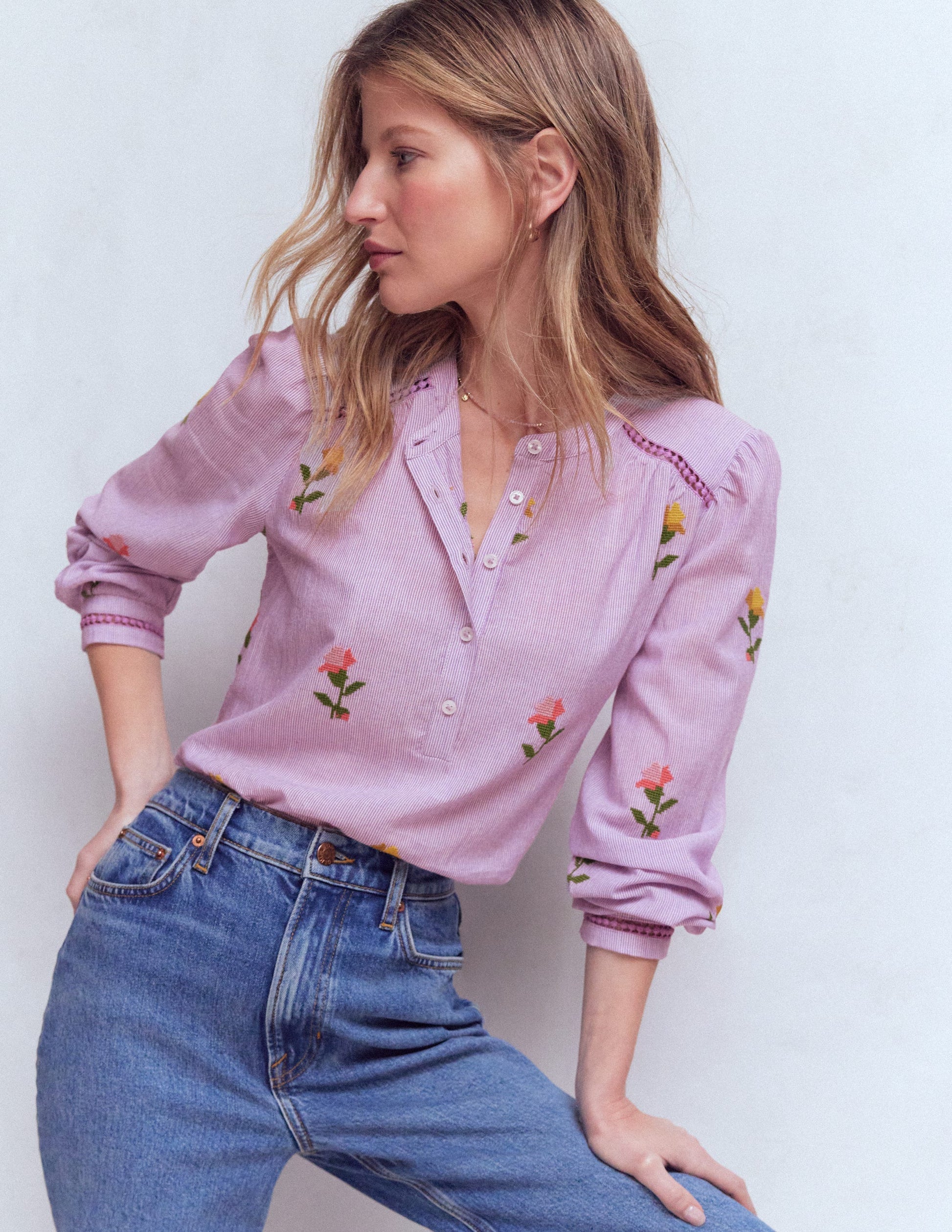 Besticktes Interest-Oberteil mit Besatz-Violett Streifen Stickerei-5