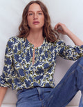 Chemise Mya smockée en jersey-Bleu marine authentique, motif Shadow Blossom