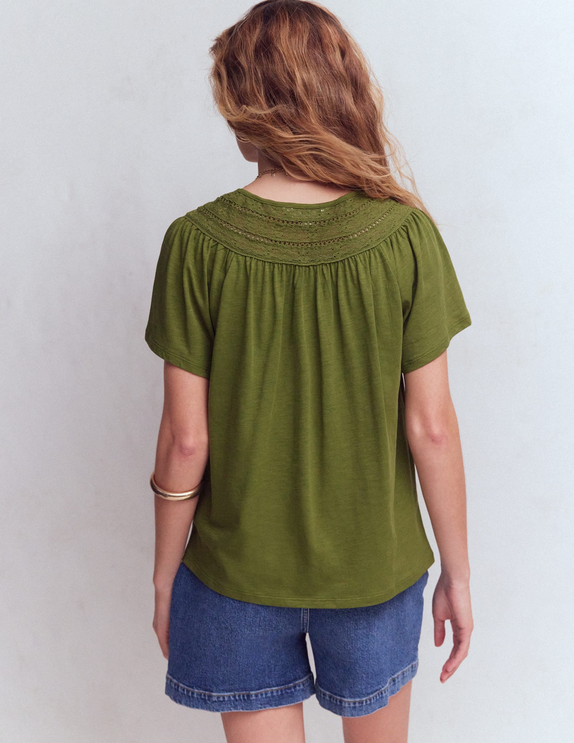 Edi T-Shirt mit Besatz-Olive - Image 3