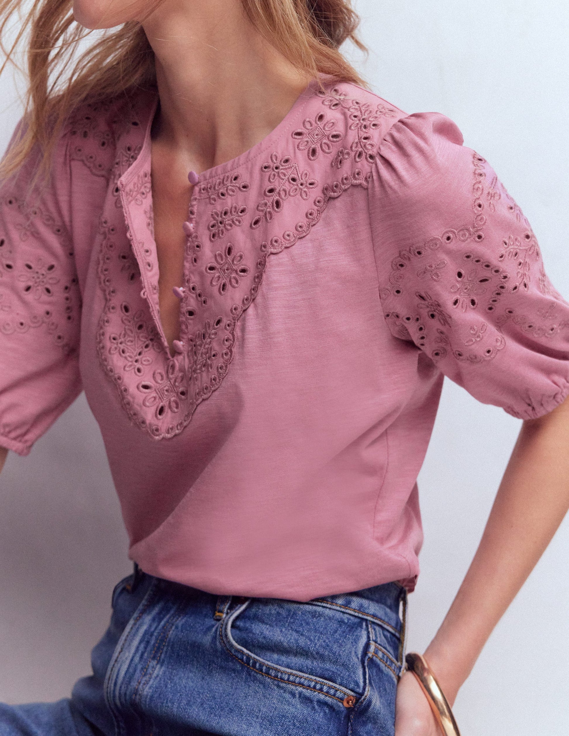 Ada Oberteil mit Lochstickerei-Flieder-2