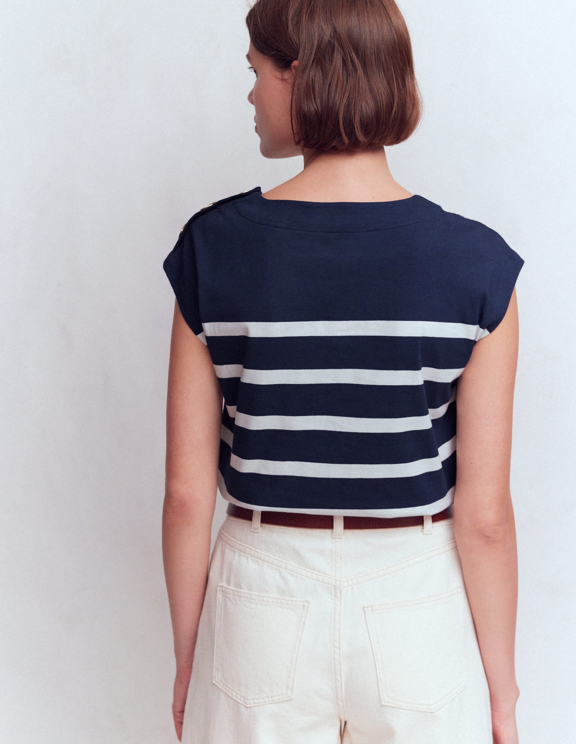 T-Shirt mit Knopfdetail-Marineblau und Naturweiß Gestreift - Image 3