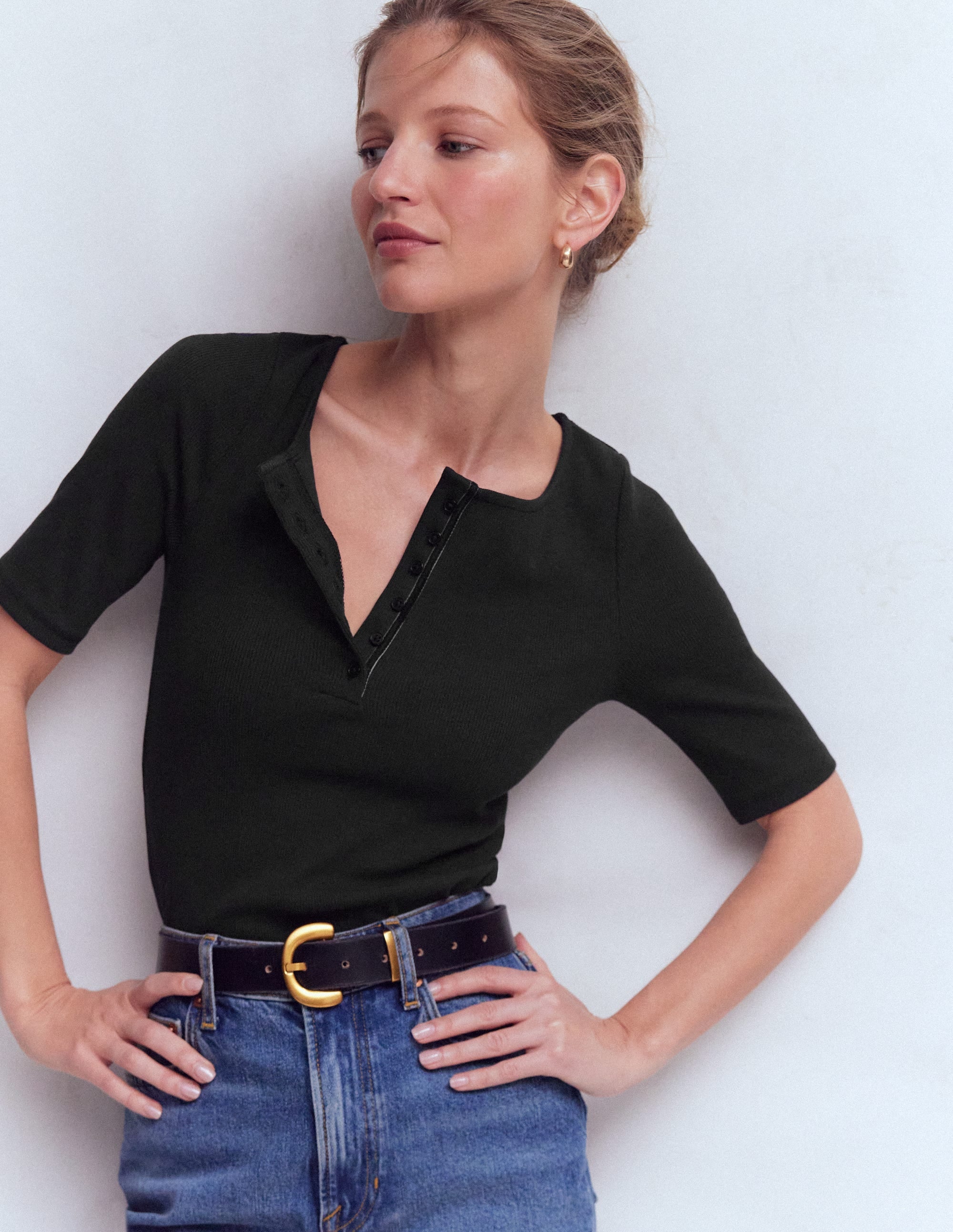 Kurzärmliges Henley-Shirt aus Rippstrick-Schwarz - Image 4