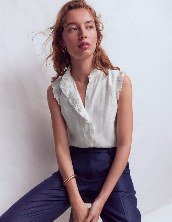 Ärmelloses Leinenoberteil mit Rüschen-Weiß