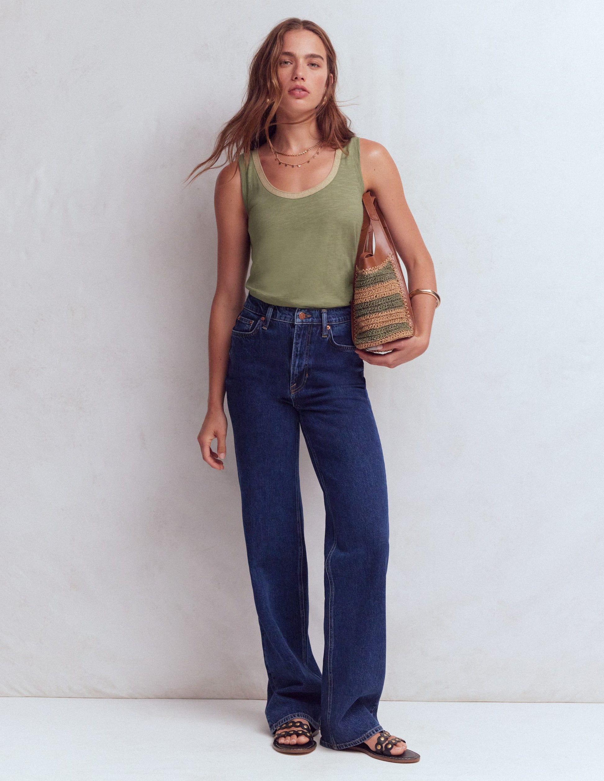 Top mit Metallic-Besatz und tiefem Rundhalsausschnitt-Lärchengrün-4