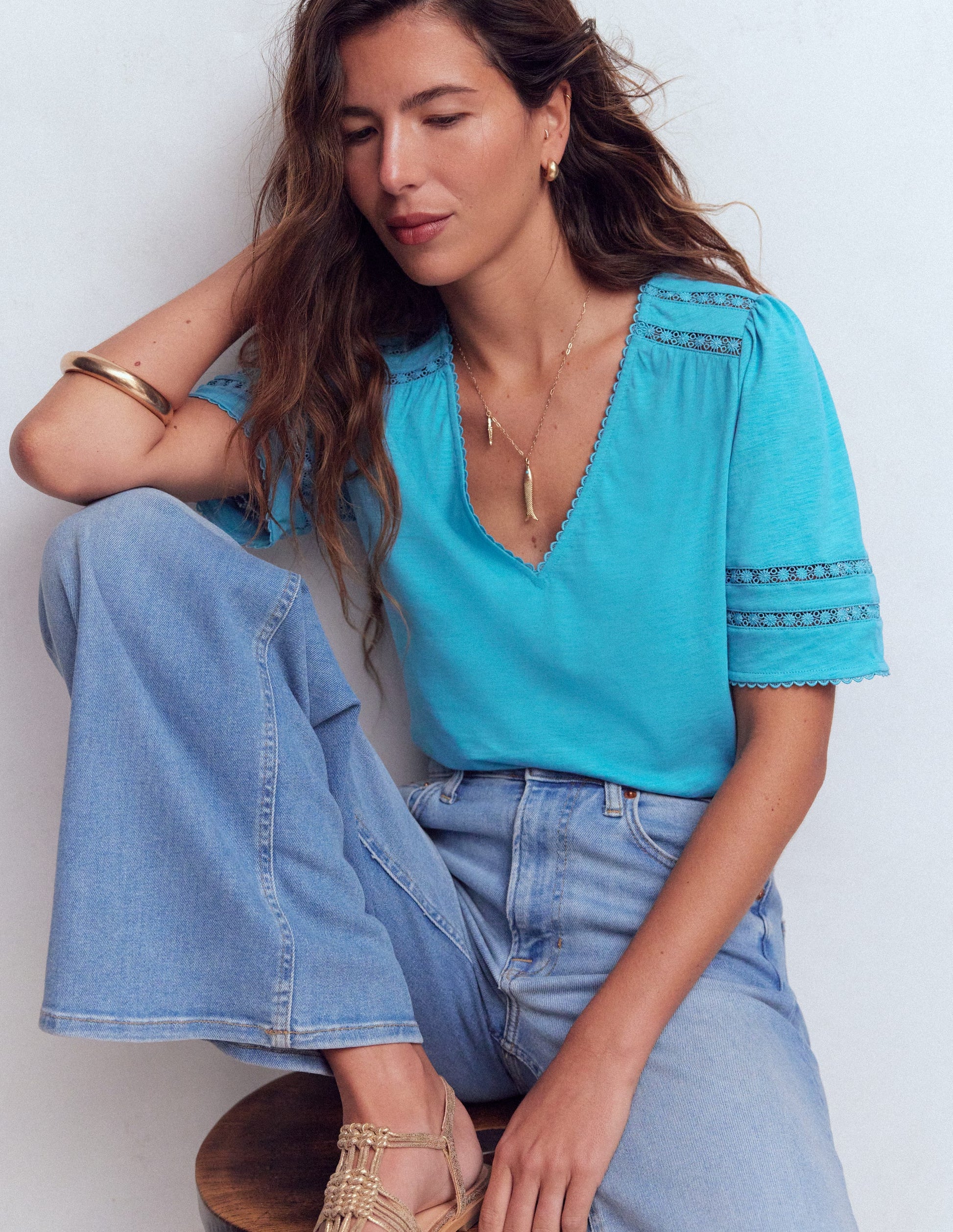 Poppy T-Shirt mit Besatz und V-Ausschnitt-Enteneiblau-4