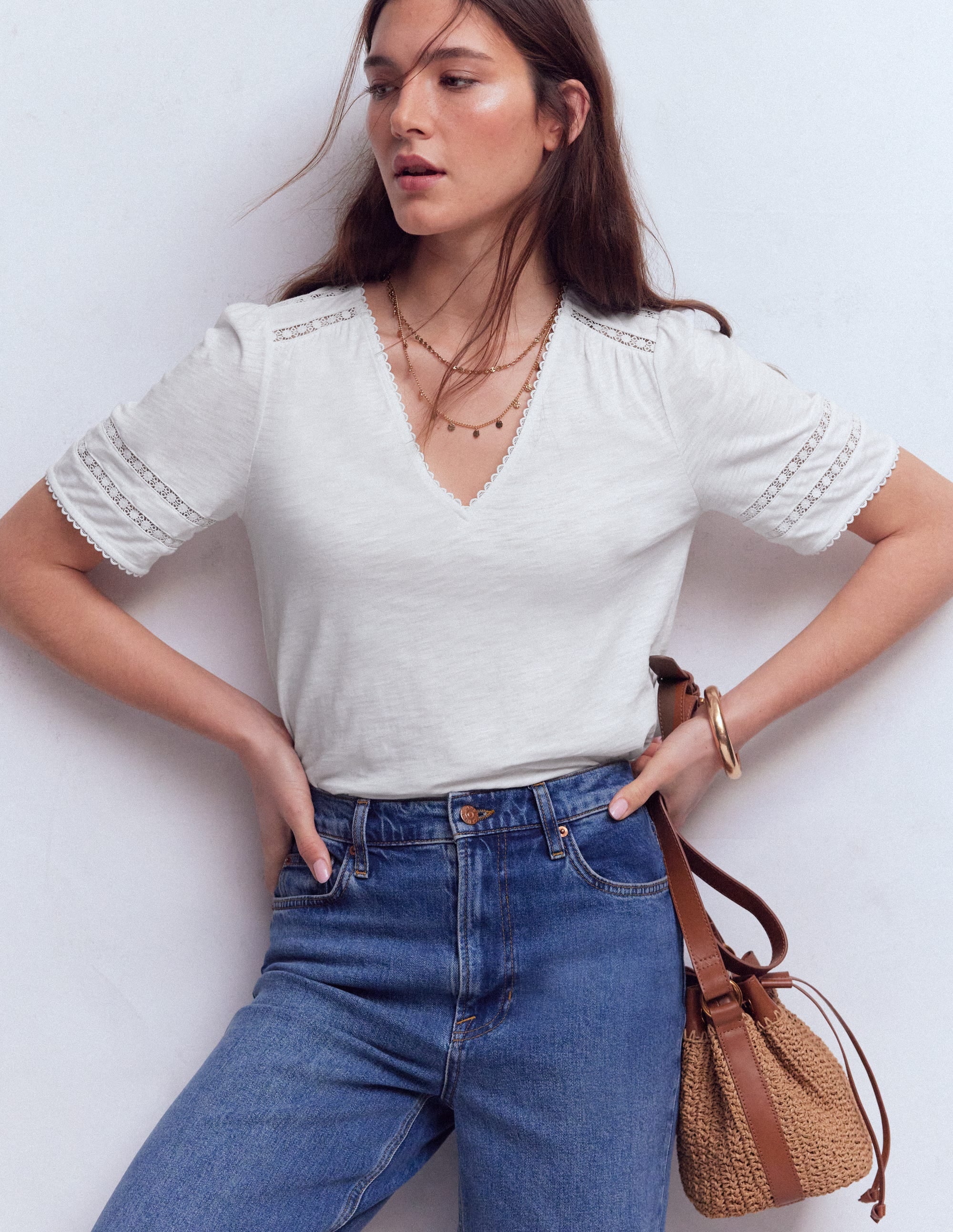 Poppy T-Shirt mit Besatz und V-Ausschnitt-Weiß - Image 1