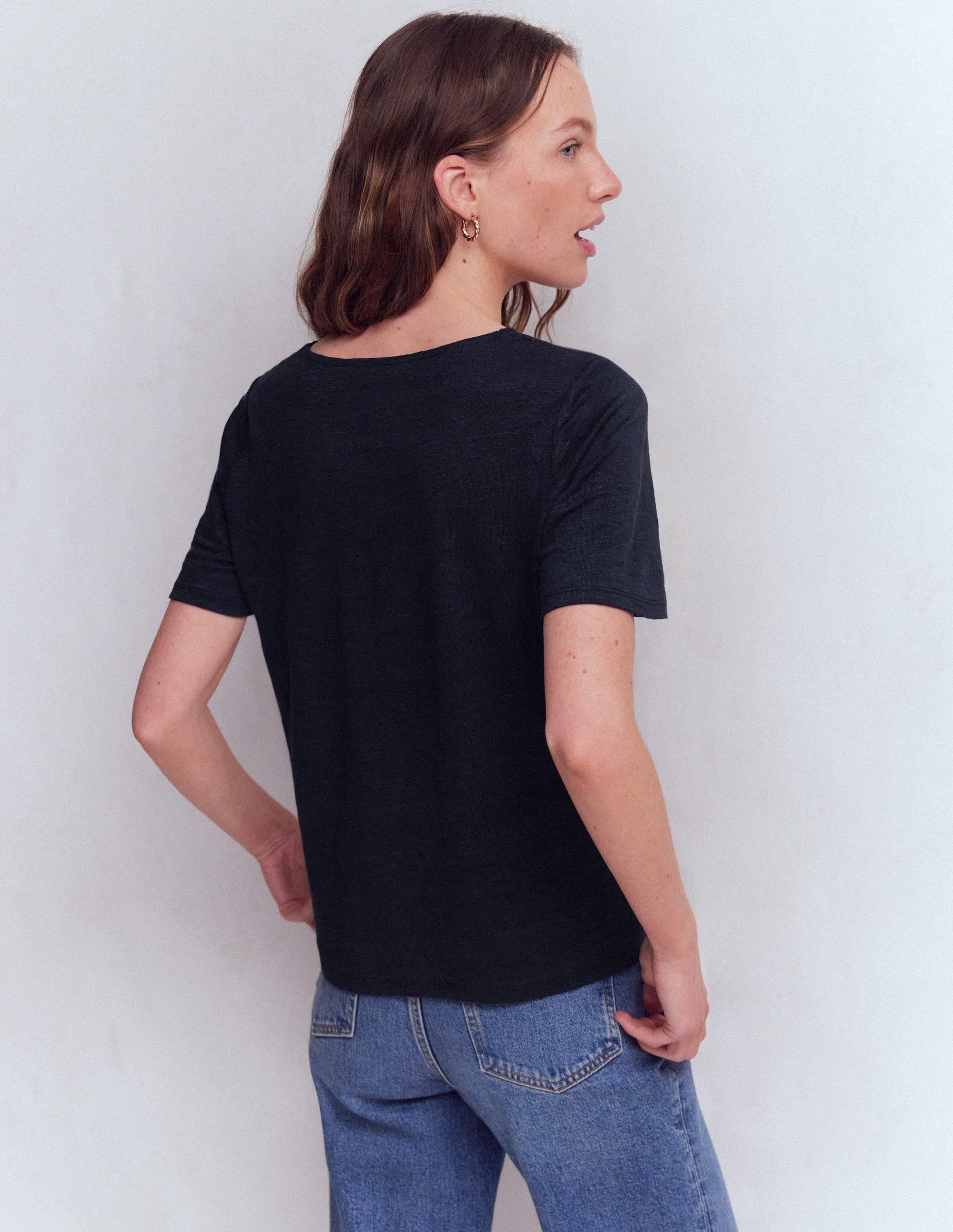 Tara T-Shirt aus Leinen mit Spitzenbesatz-Blazer-Marineblau - Image 3