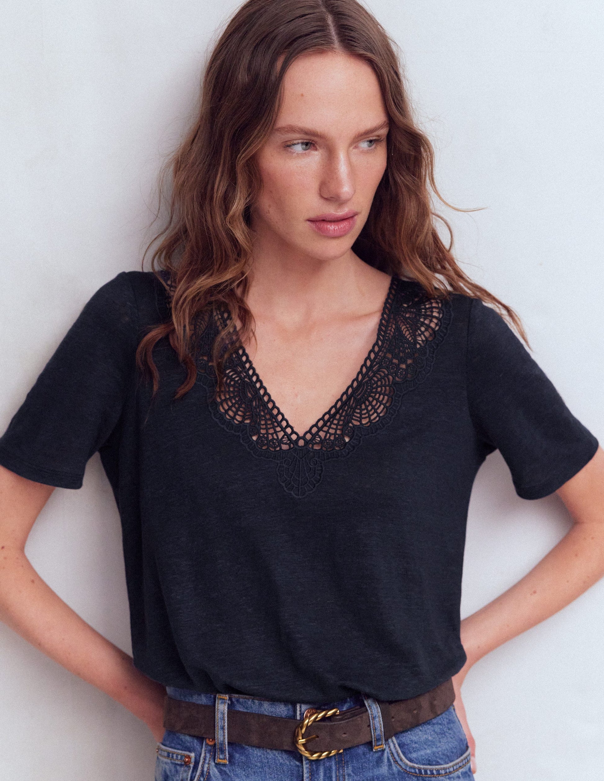 T-shirt Tara en lin à détails en dentelle-Blazer bleu marine-4