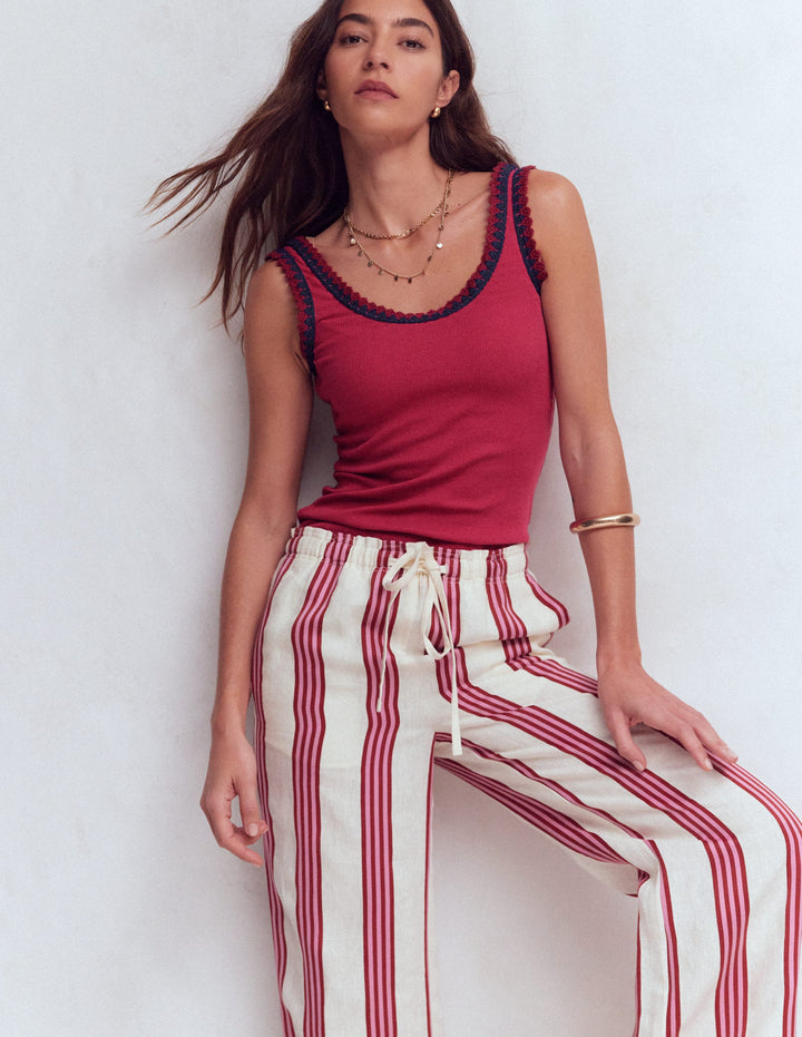 Maddie Top mit Besatz-Terrakotta-Rot