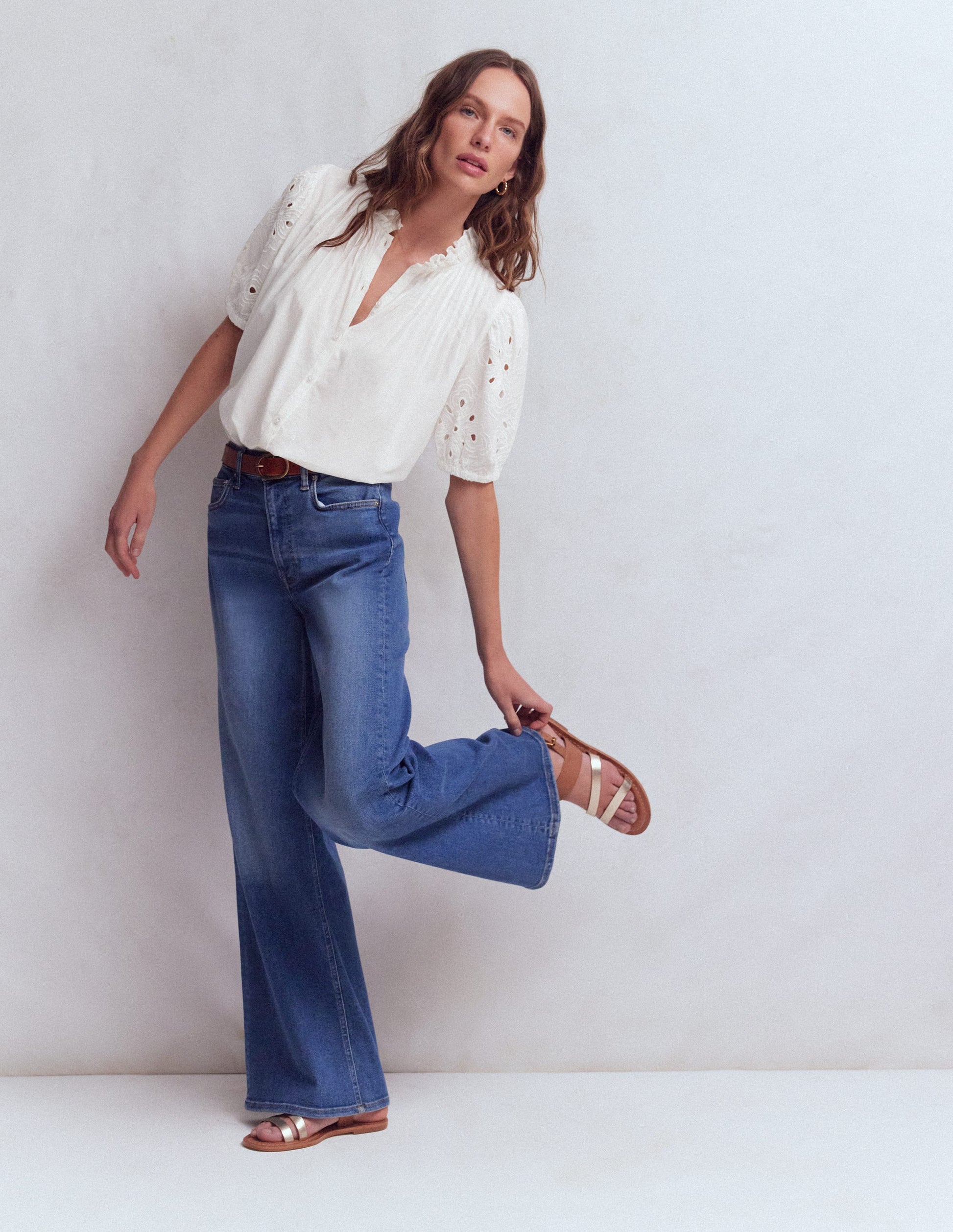 Oberteil mit Cutwork und Puffärmeln-Weiß-5