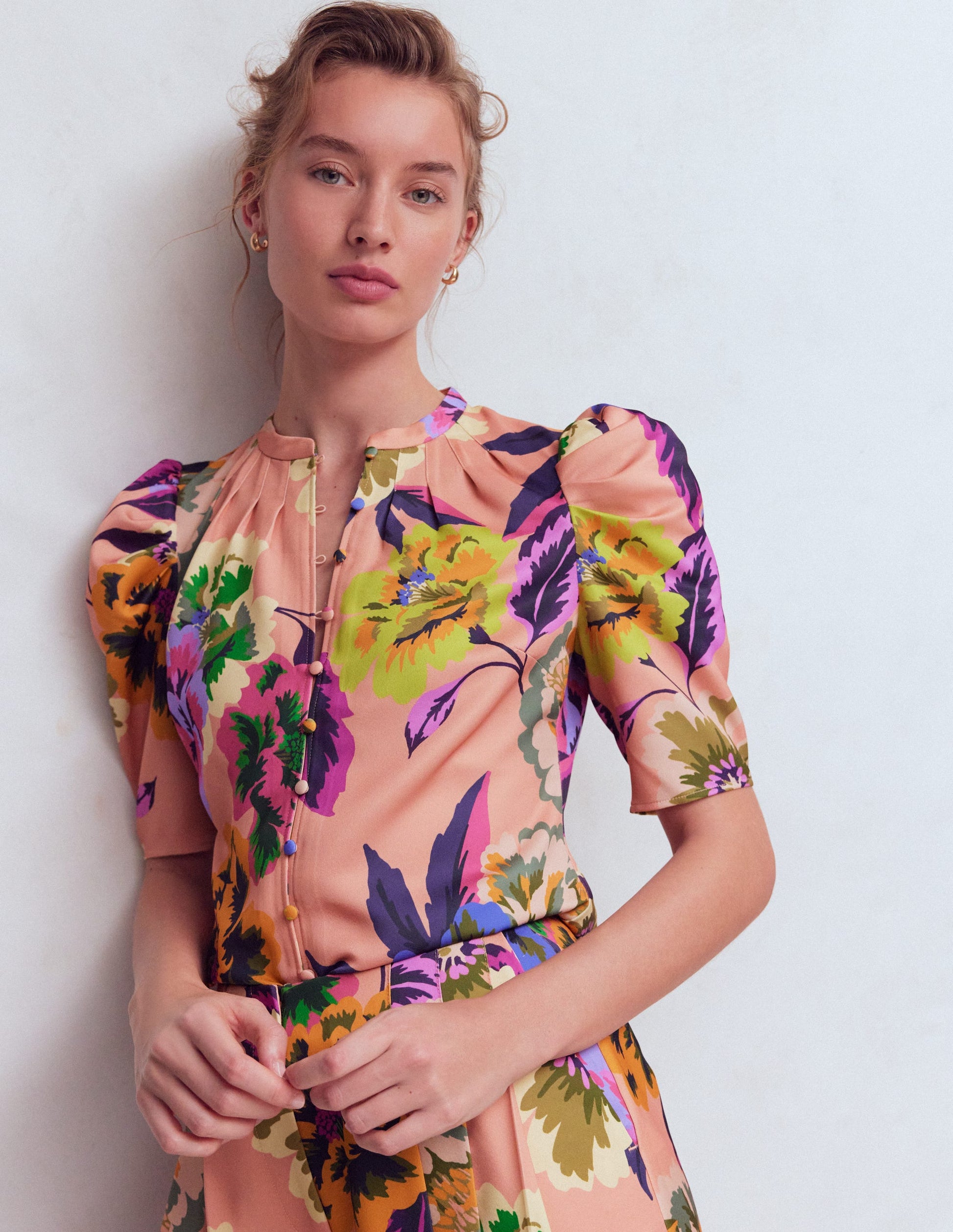 Gerafftes Oberteil mit Keulenärmeln-Bunt, Opulente Blüten-2
