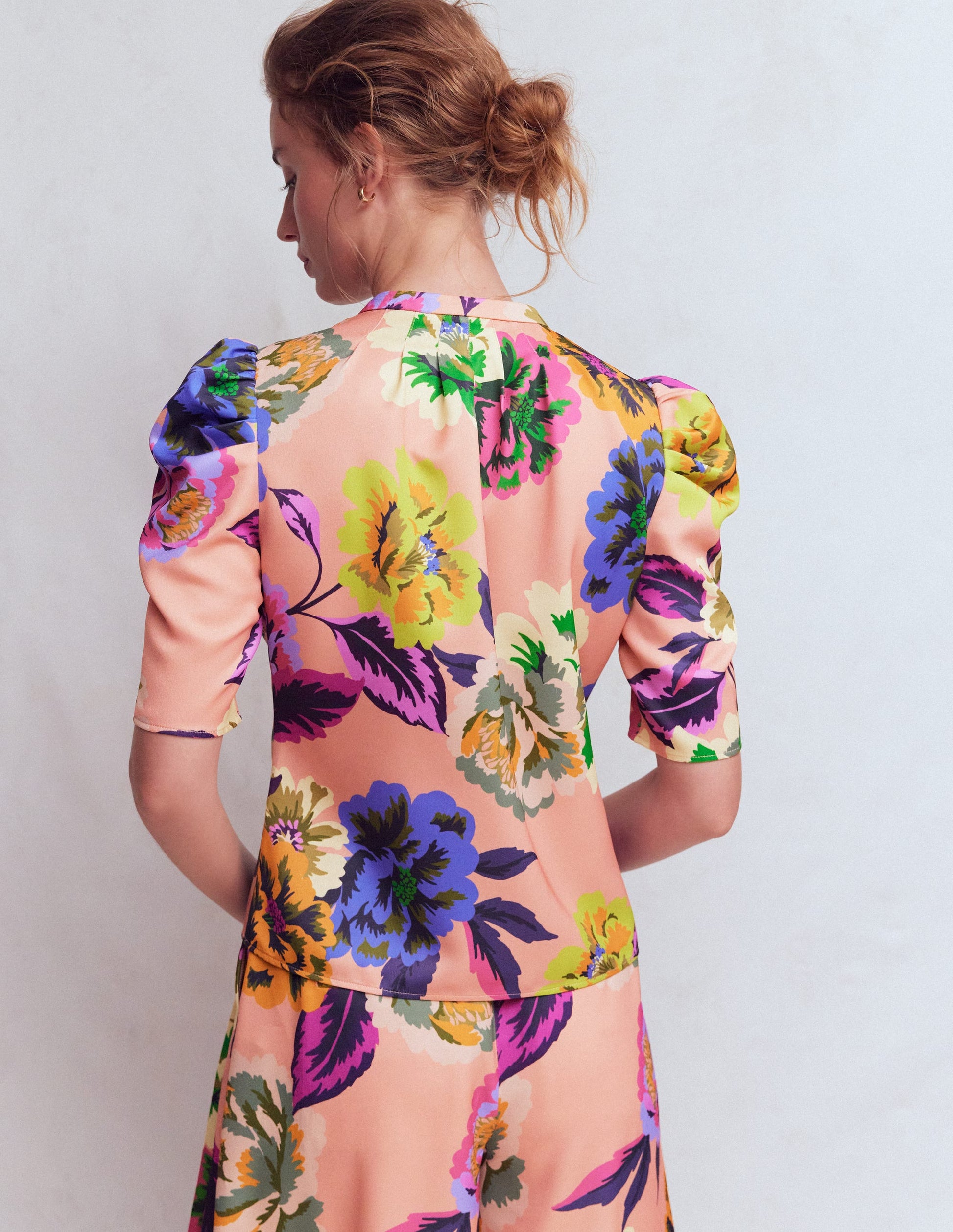 Gerafftes Oberteil mit Keulenärmeln-Bunt, Opulente Blüten-4