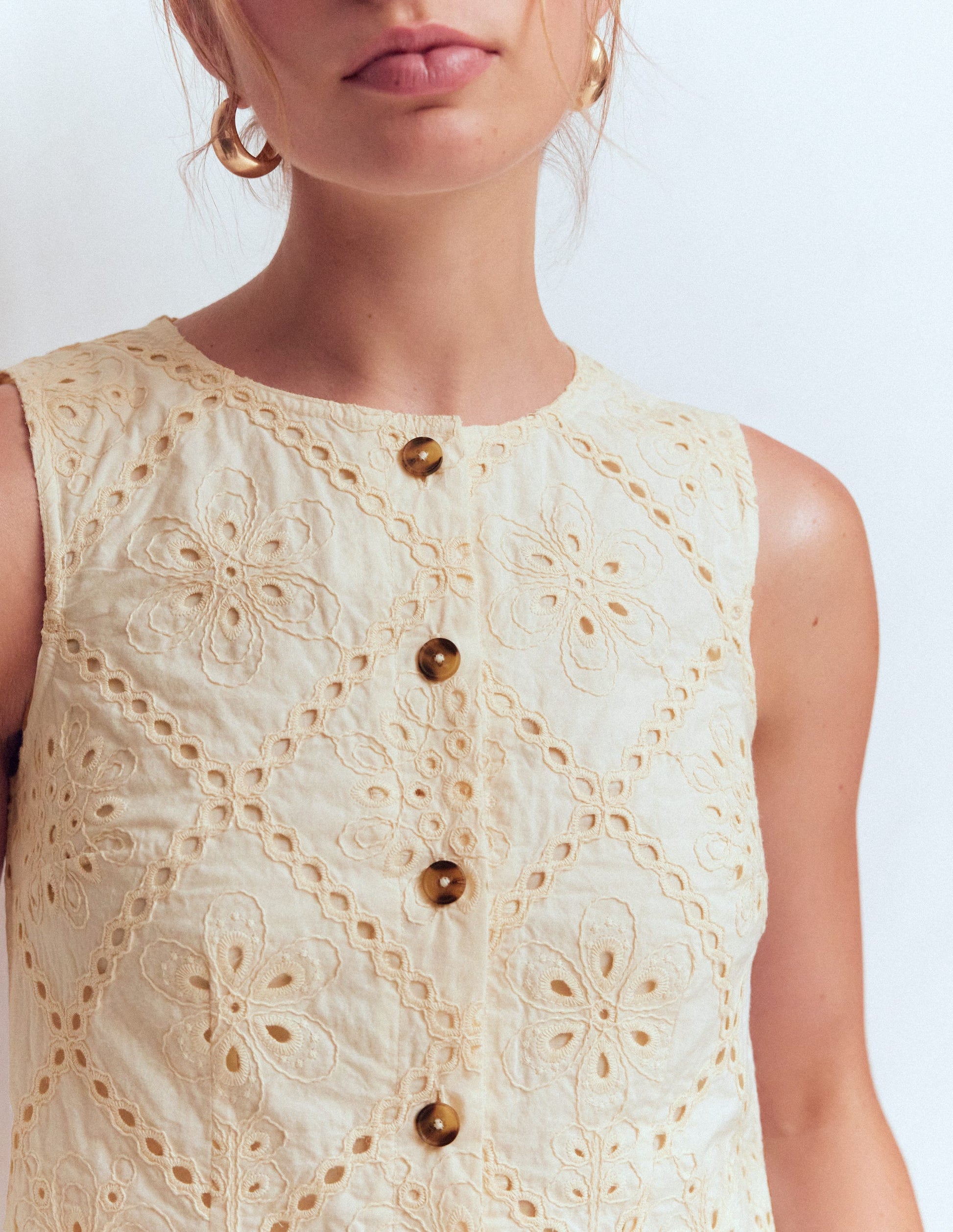Andrea Baumwolltop zum Überwerfen-Naturweiß mit Lochstickerei-2