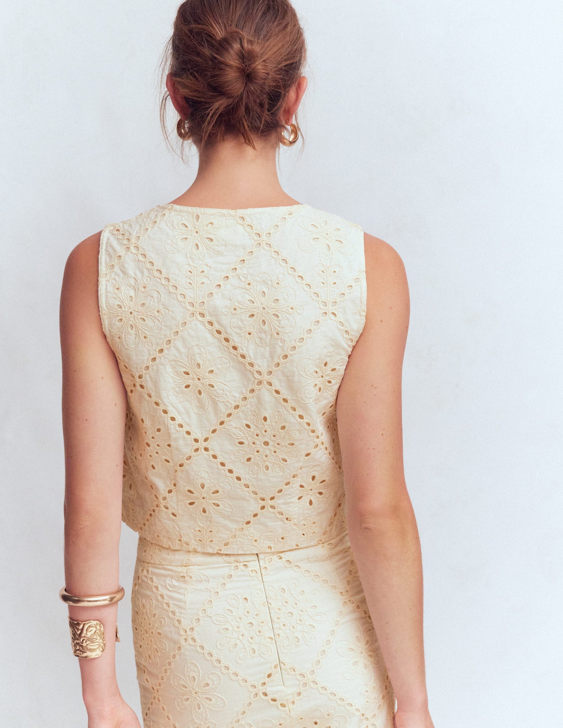 Andrea Baumwolltop zum Überwerfen-Naturweiß mit Lochstickerei-3