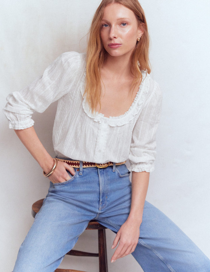 Rüschenoberteil mit tiefem Rundhalsausschnitt-Weiß