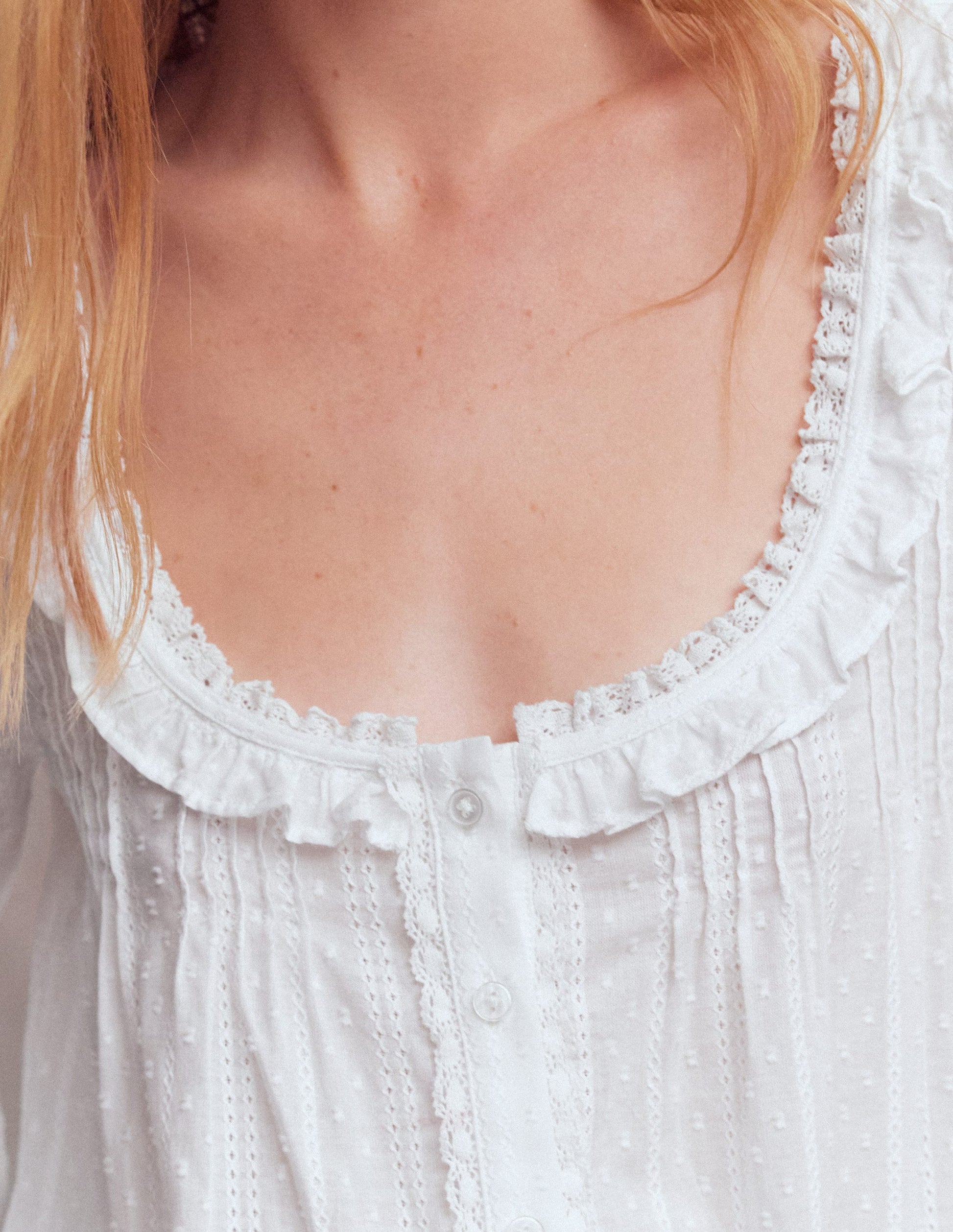 Rüschenoberteil mit tiefem Rundhalsausschnitt-Weiß-5