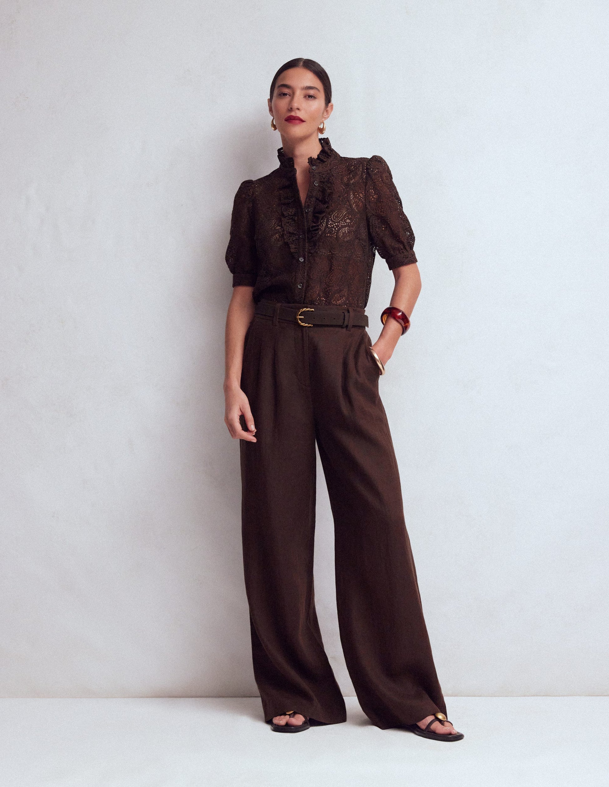 Sasha Kurzärmliges Oberteil mit Spitze-Bitterschokolade-3