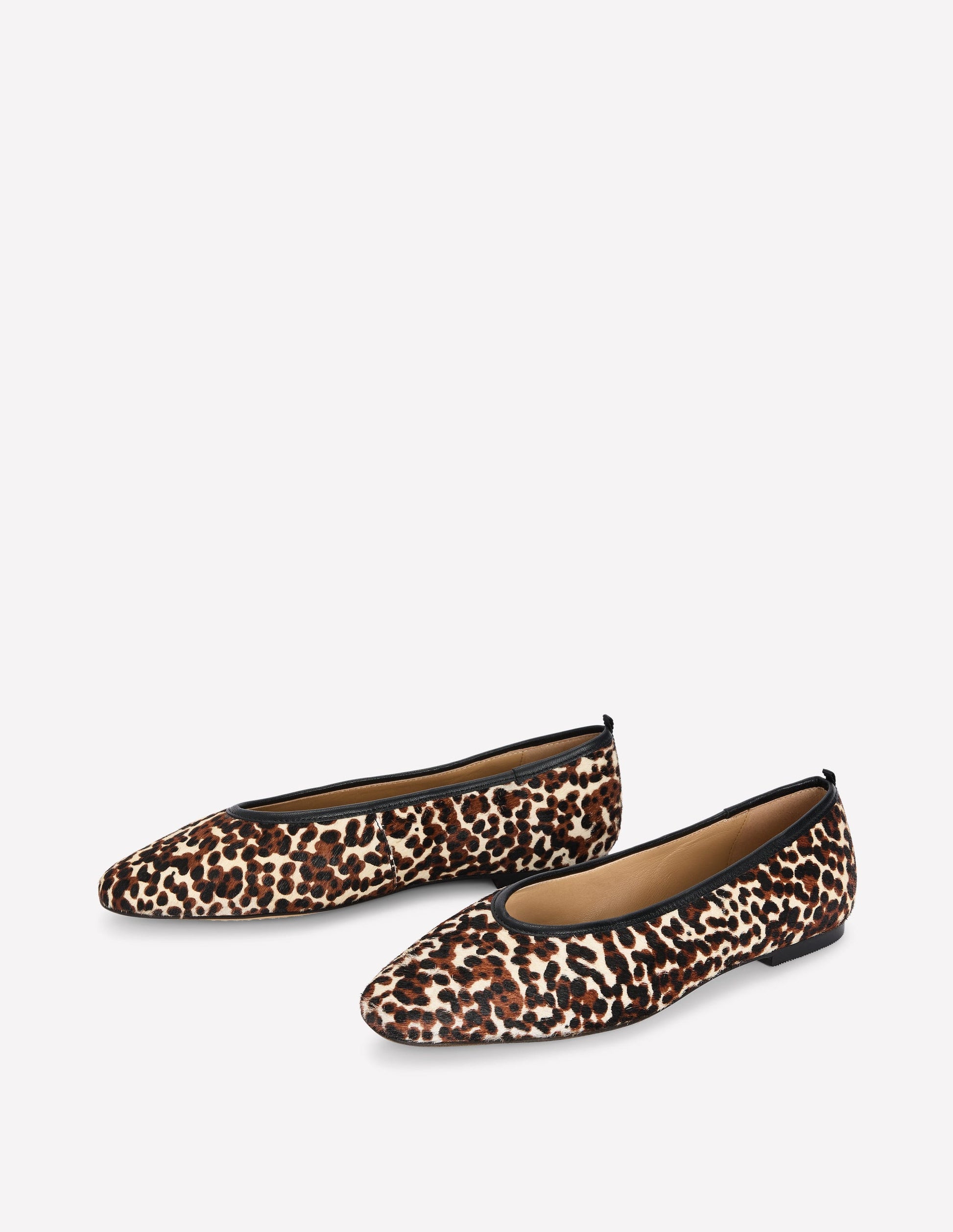 Nadia Flache Schuhe mit geformter Zehenpartie-Schwarz/Naturweiß-3