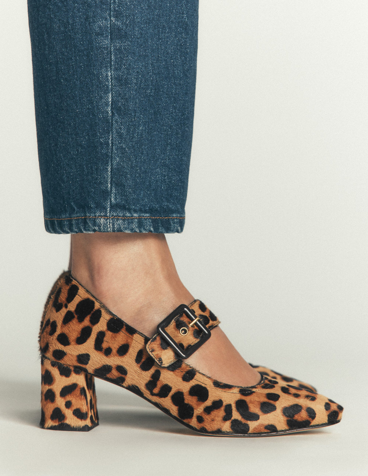 Pumps mit Schnallenriemen und Blockabsatz-Klassisches Leopardenmuster-2