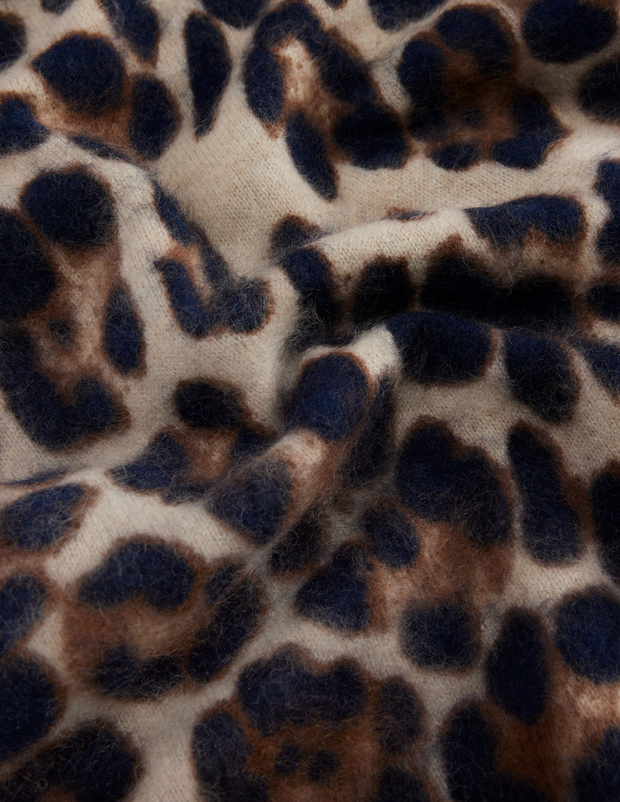 Schlauchschal aus gebürstetem Kaschmir-Mohair, Leopardenmuster - Image 4