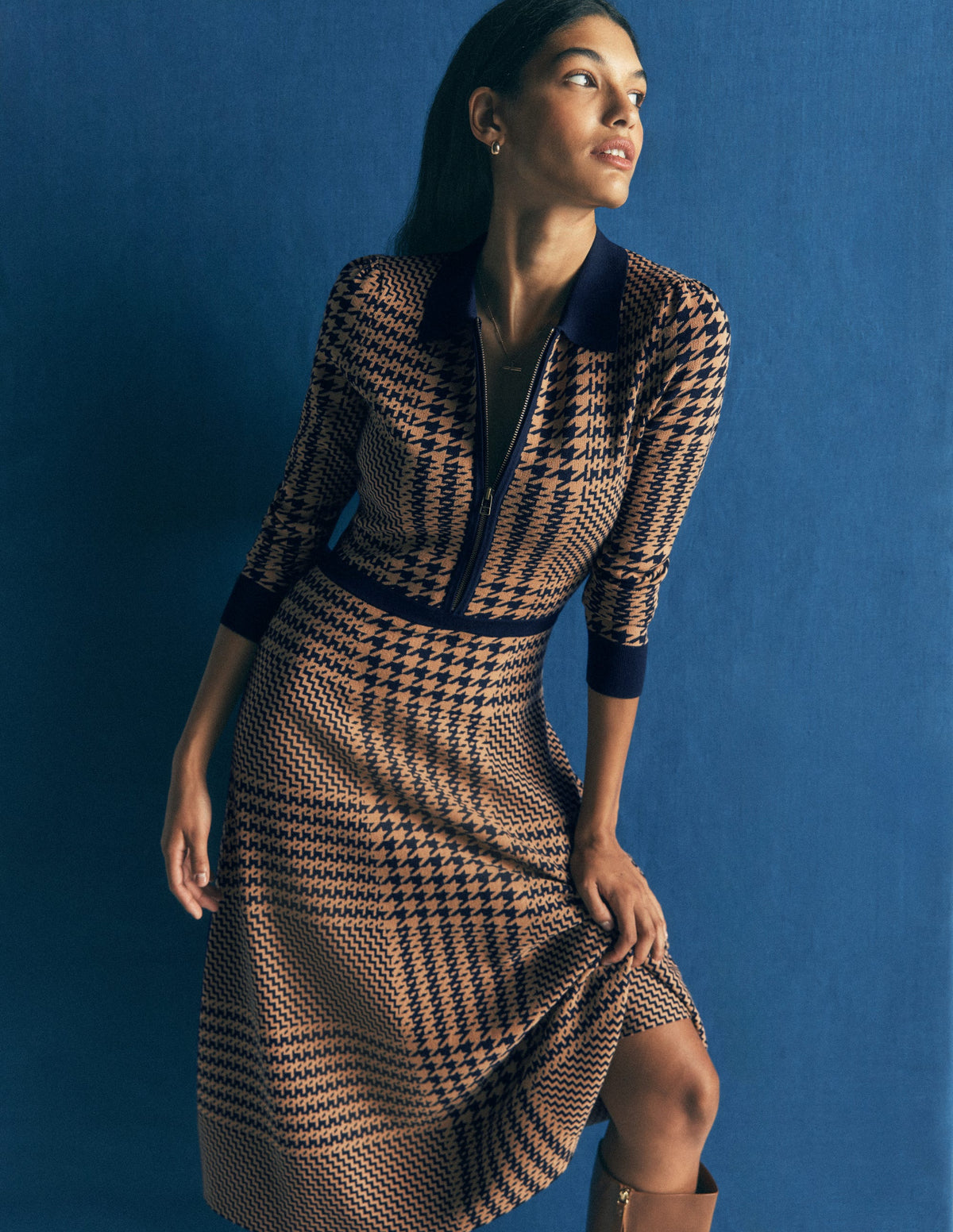 Robe Fiona zippée sur le devant en maille-Carreaux camel et bleu marine-7
