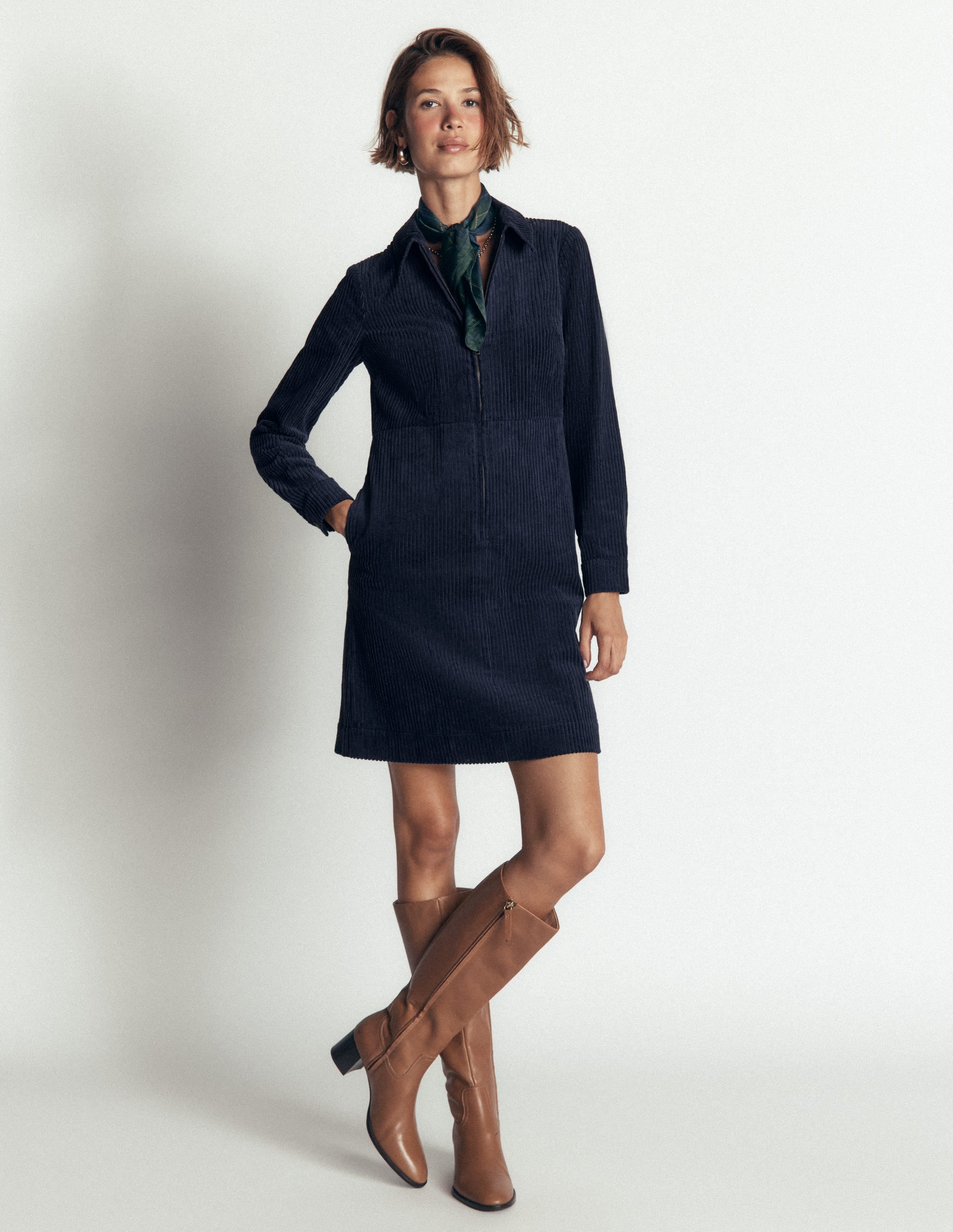Bronte Kurzes Cordkleid-Marineblau - Image 4