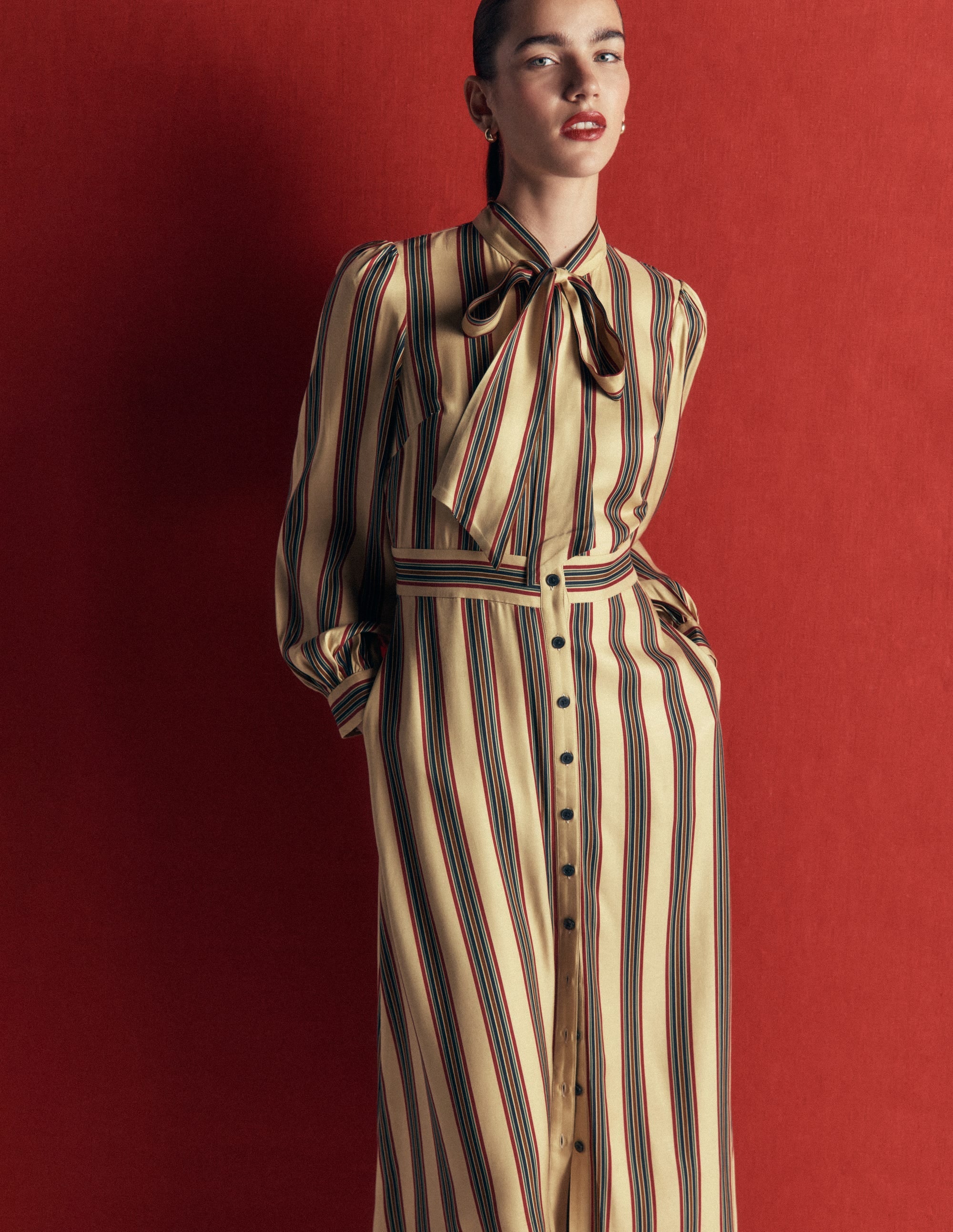 Hemdblusenkleid mit Schleifendetail-Bunt, Schuluniform Streifen - Image 2