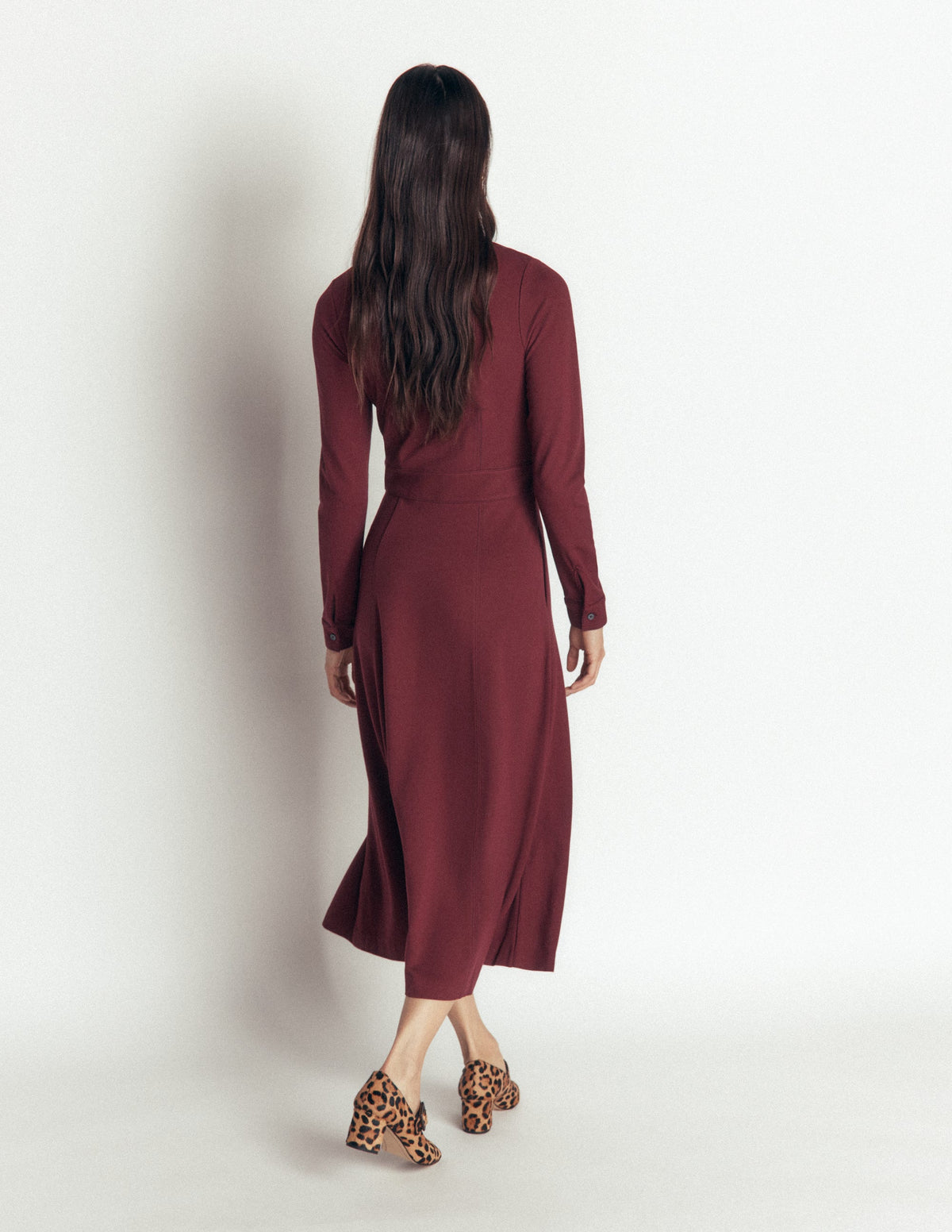 Alex Ponte-Midikleid in Kontrastfarben-Schokoladentrüffel - Image 3