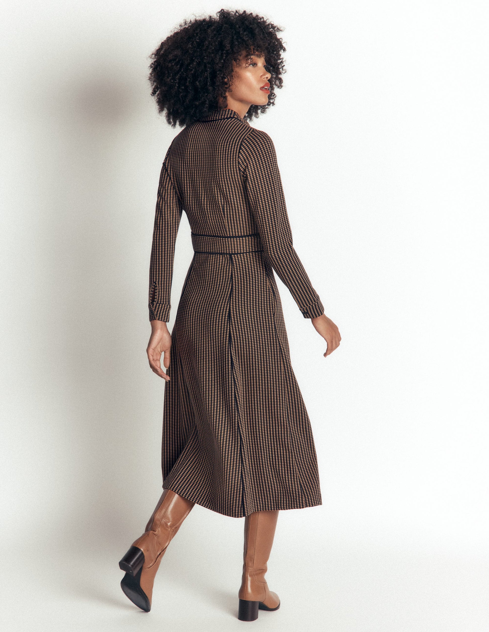 Alex Ponte-Midikleid in Kontrastfarben-Marineblau/Kamelbraun Texturiert-4