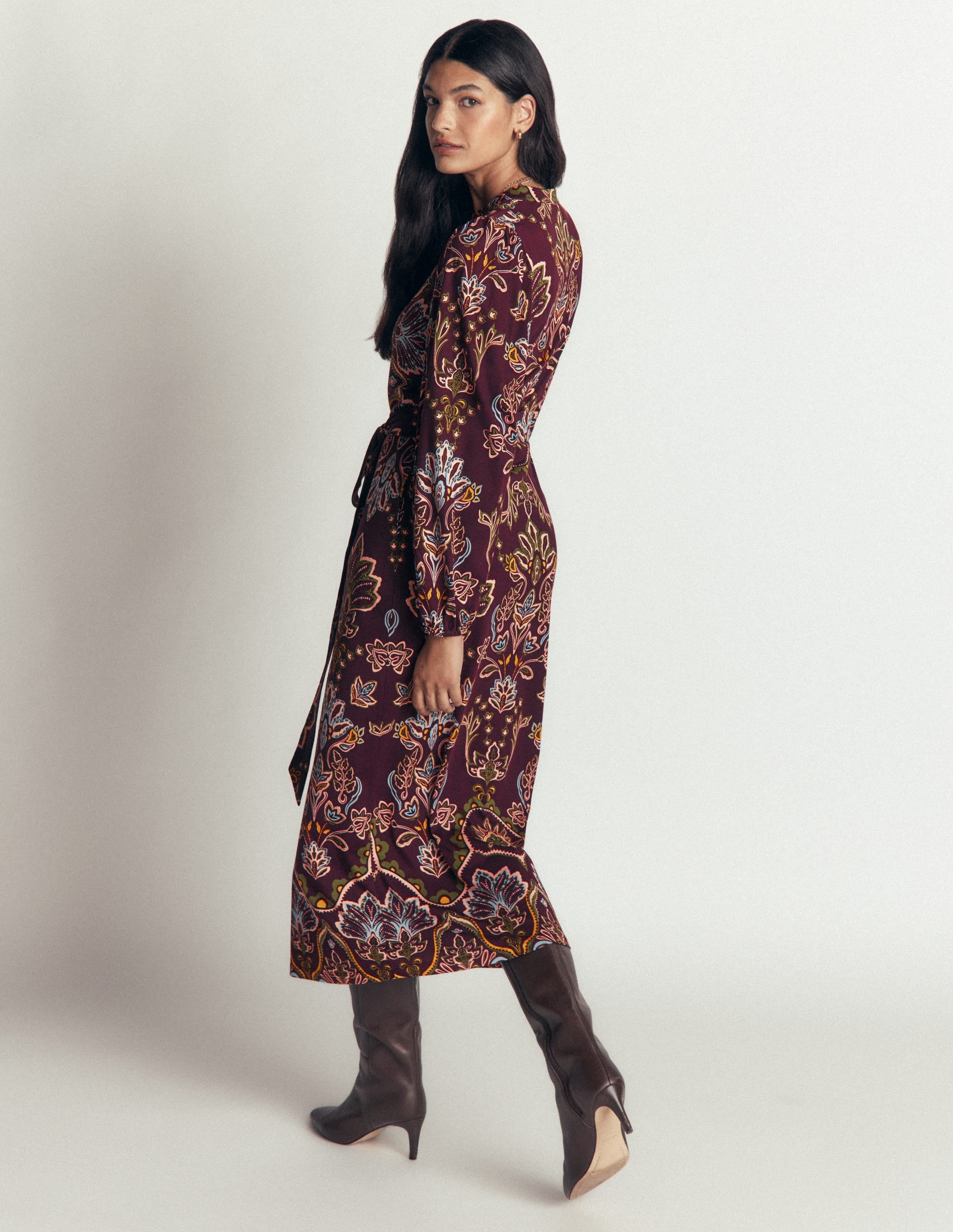 Robe midi Eli en jersey à ceinture-Cerise foncé, motif Enchanted Flora - Image 4