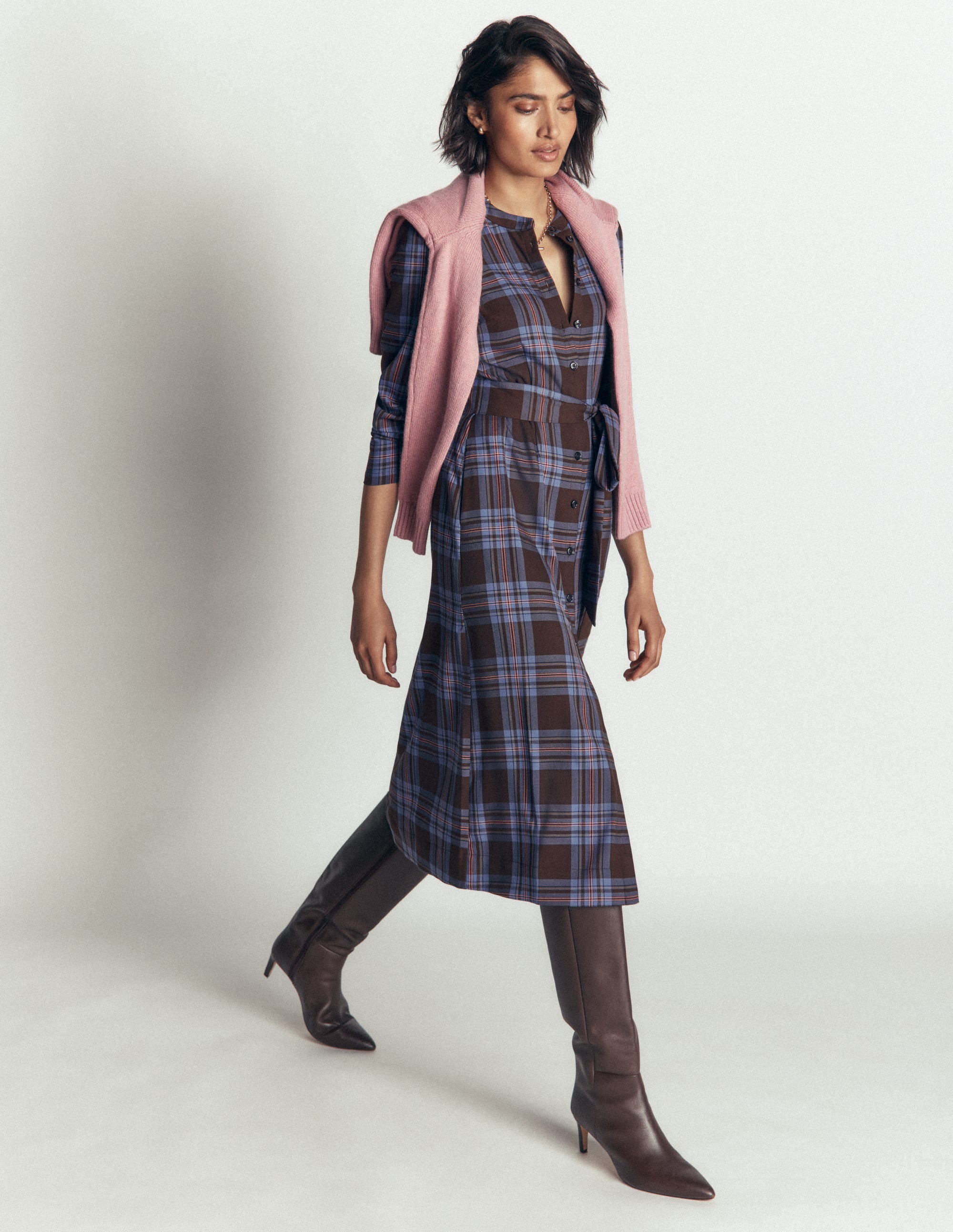 Robe-chemise midi Louise à carreaux-Carreaux marron, bleus et roses - Image 5